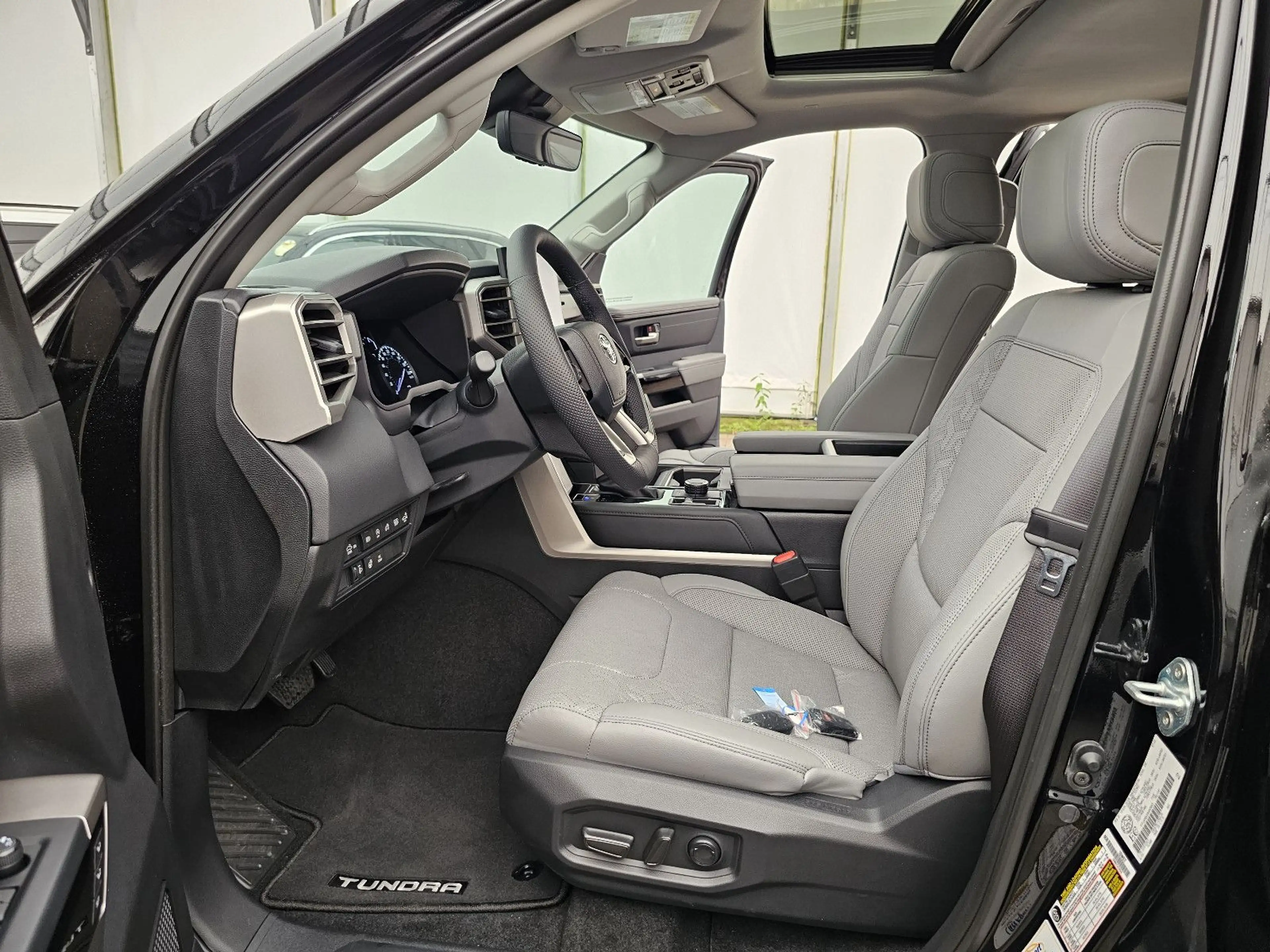 Toyota Tundra Limited V6 T1: 57.000 EURO ! Stock ! — photo 15