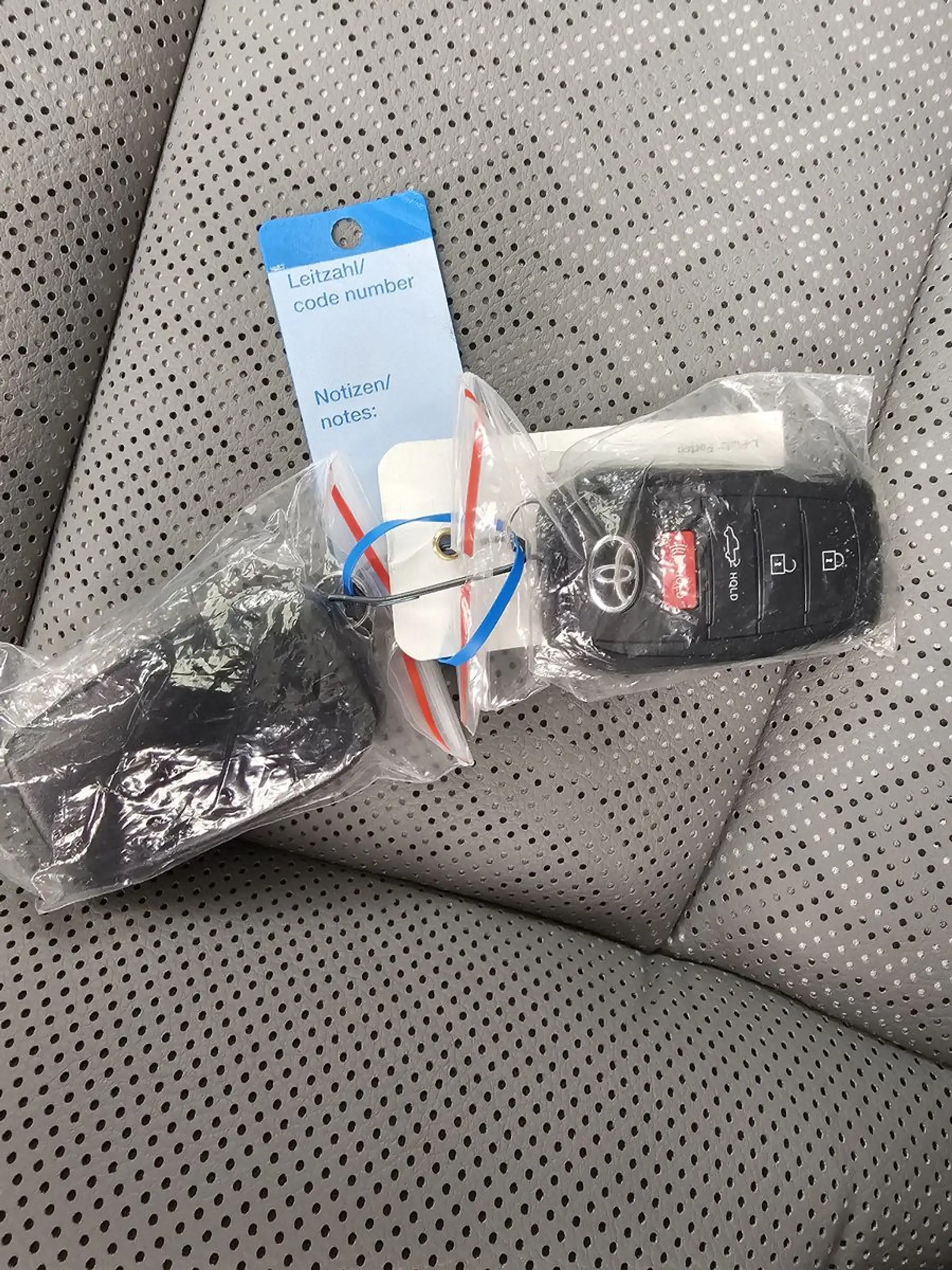 Toyota Tundra Limited V6 T1: 57.000 EURO ! Stock ! — photo 12