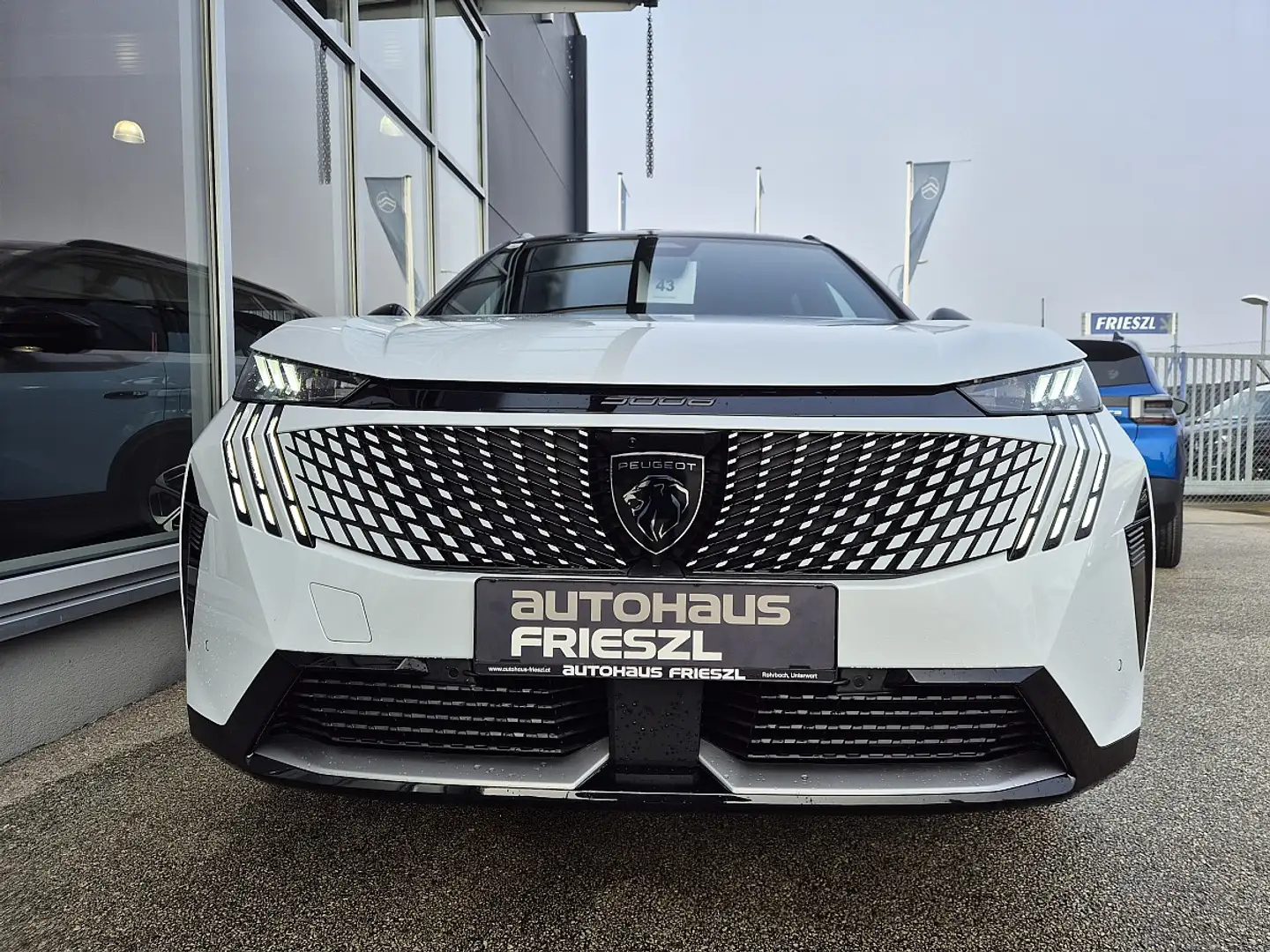 Peugeot 5008 Elektro 210 73kWh Weiß - 2