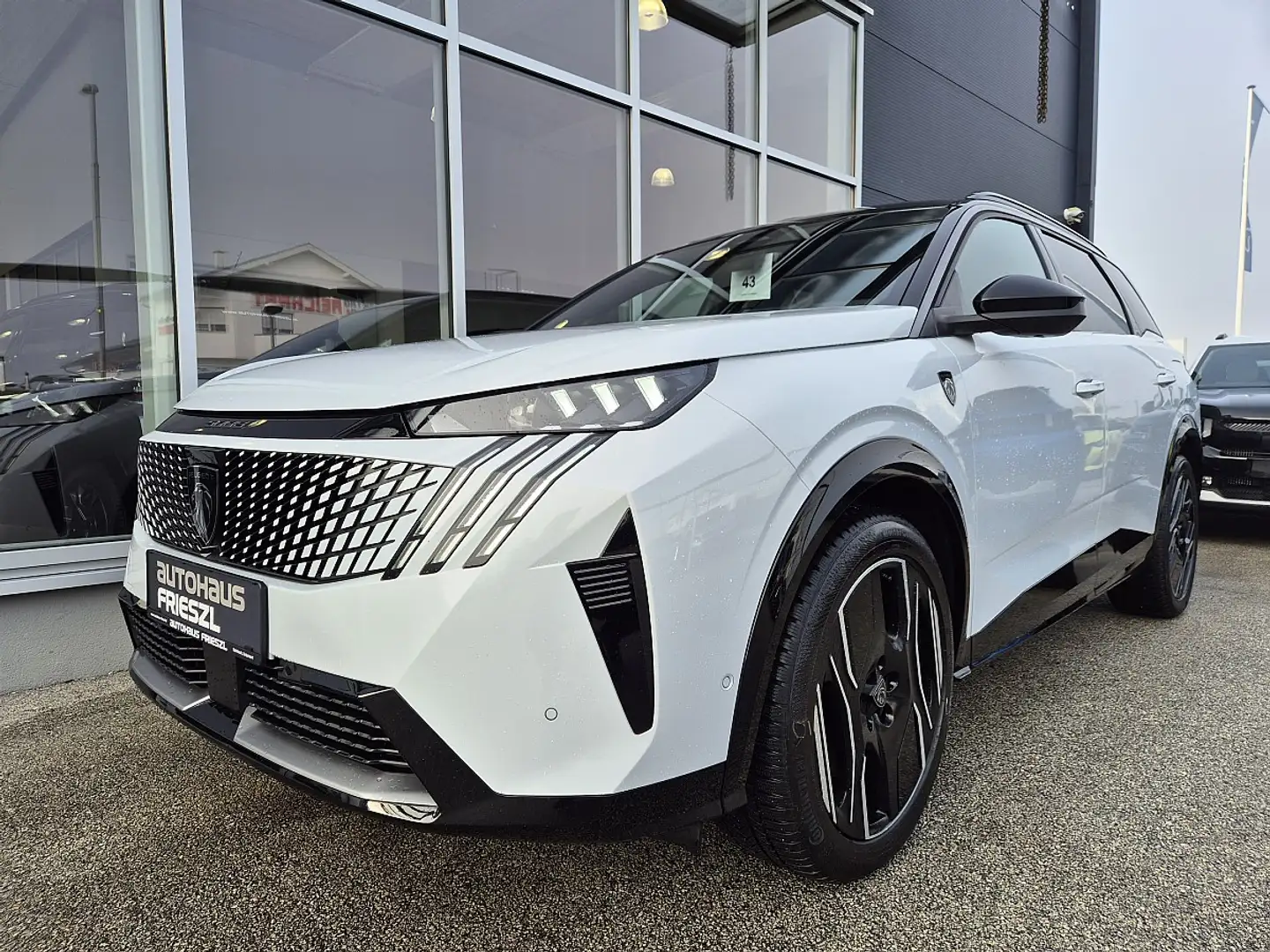 Peugeot 5008 Elektro 210 73kWh Weiß - 1