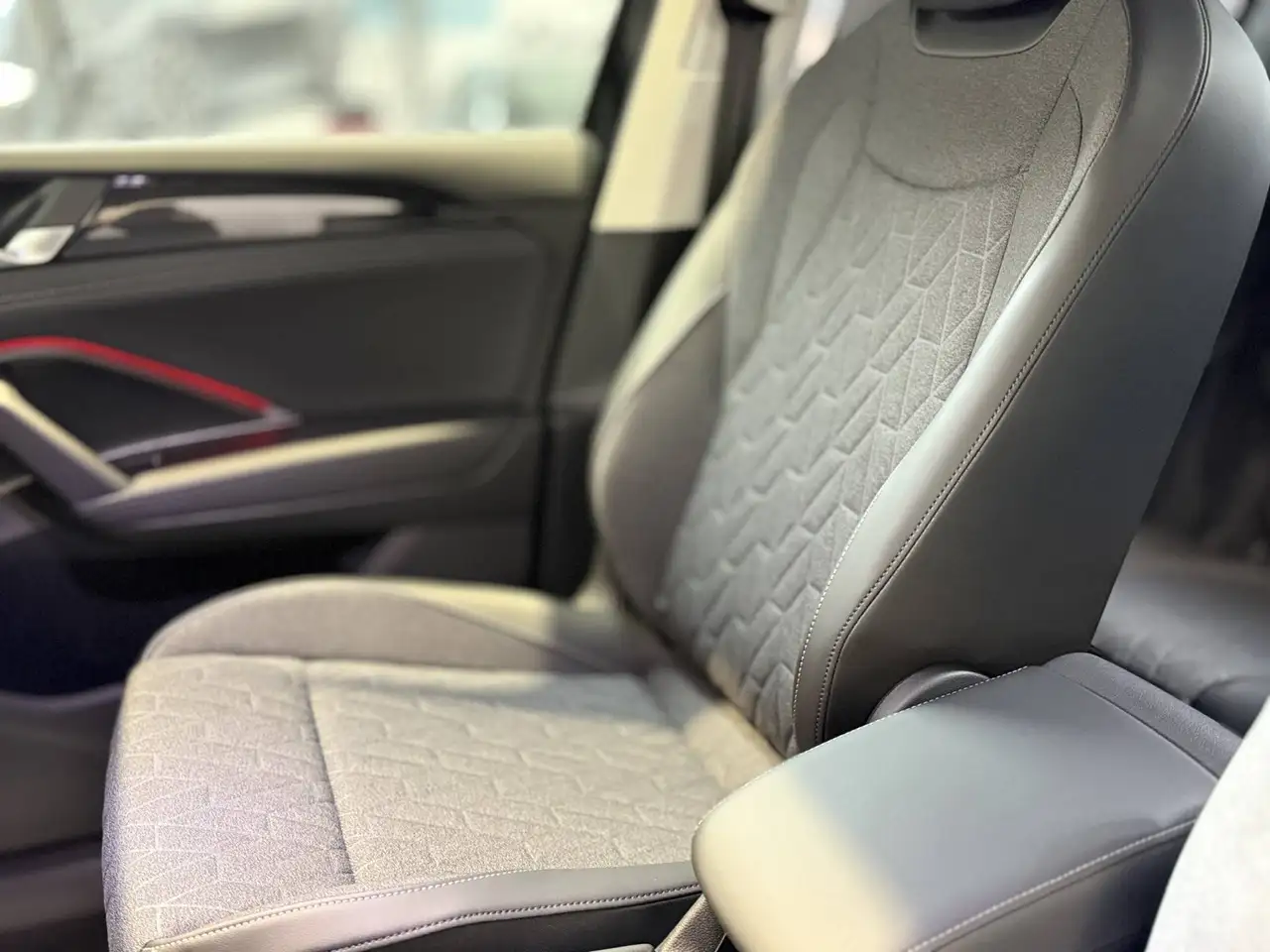 Volkswagen Tayron 1.5 eTSI 150PK 7 zitplaatsen Led zetelverwarming el koffer, миниатюра 14