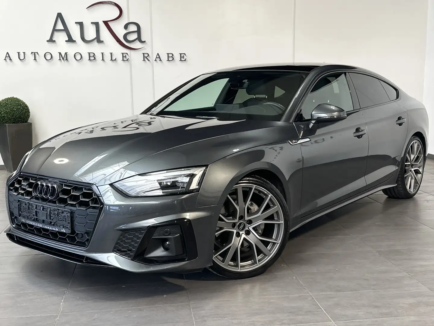 Audi A5 SpB 40 TDI Qu S-Line Black NAV+LED+PANO+AHK Grau - 2