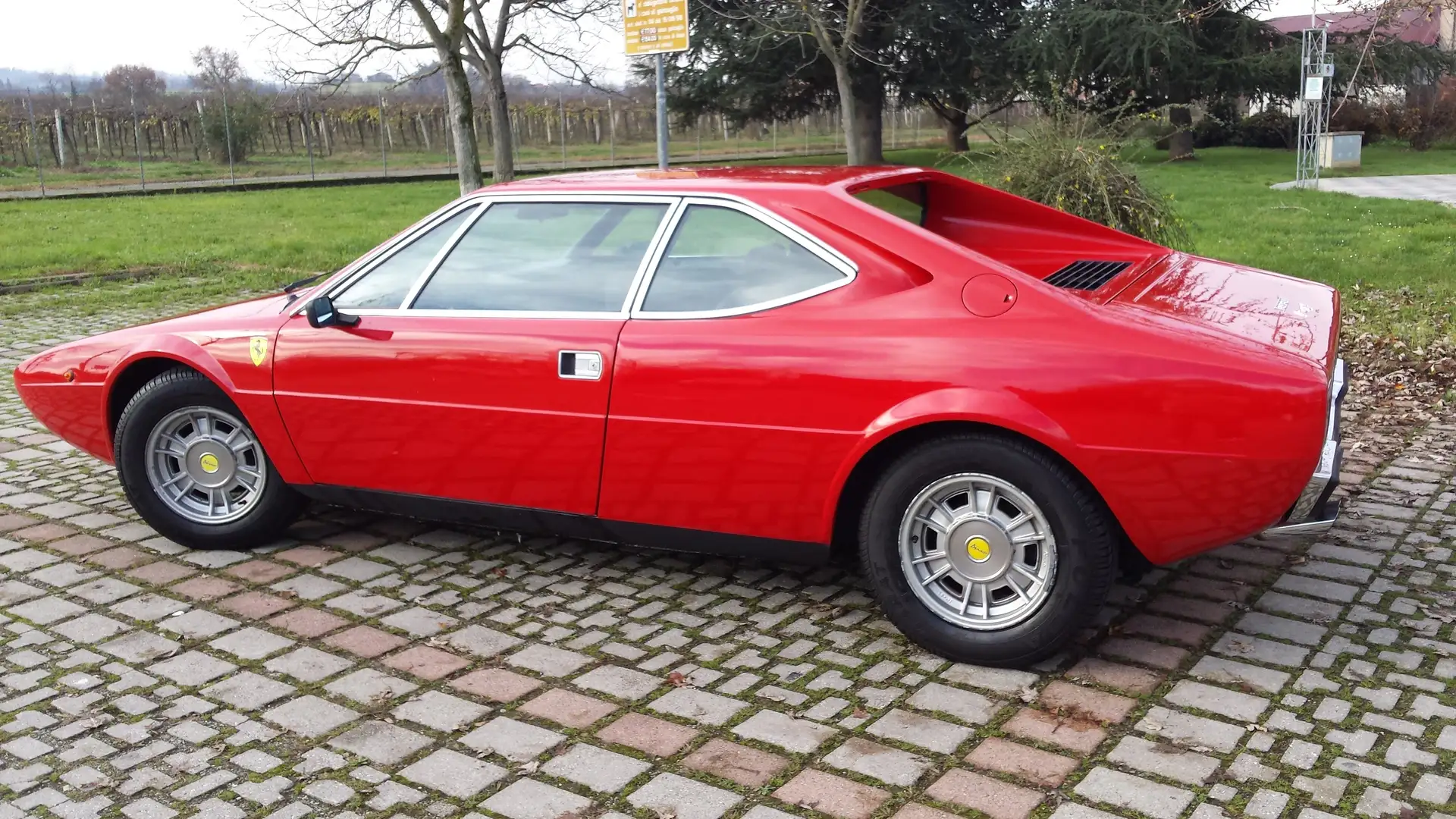 Ferrari Dino GT4 dino 208 GT/4 2.0 Czerwony - 2