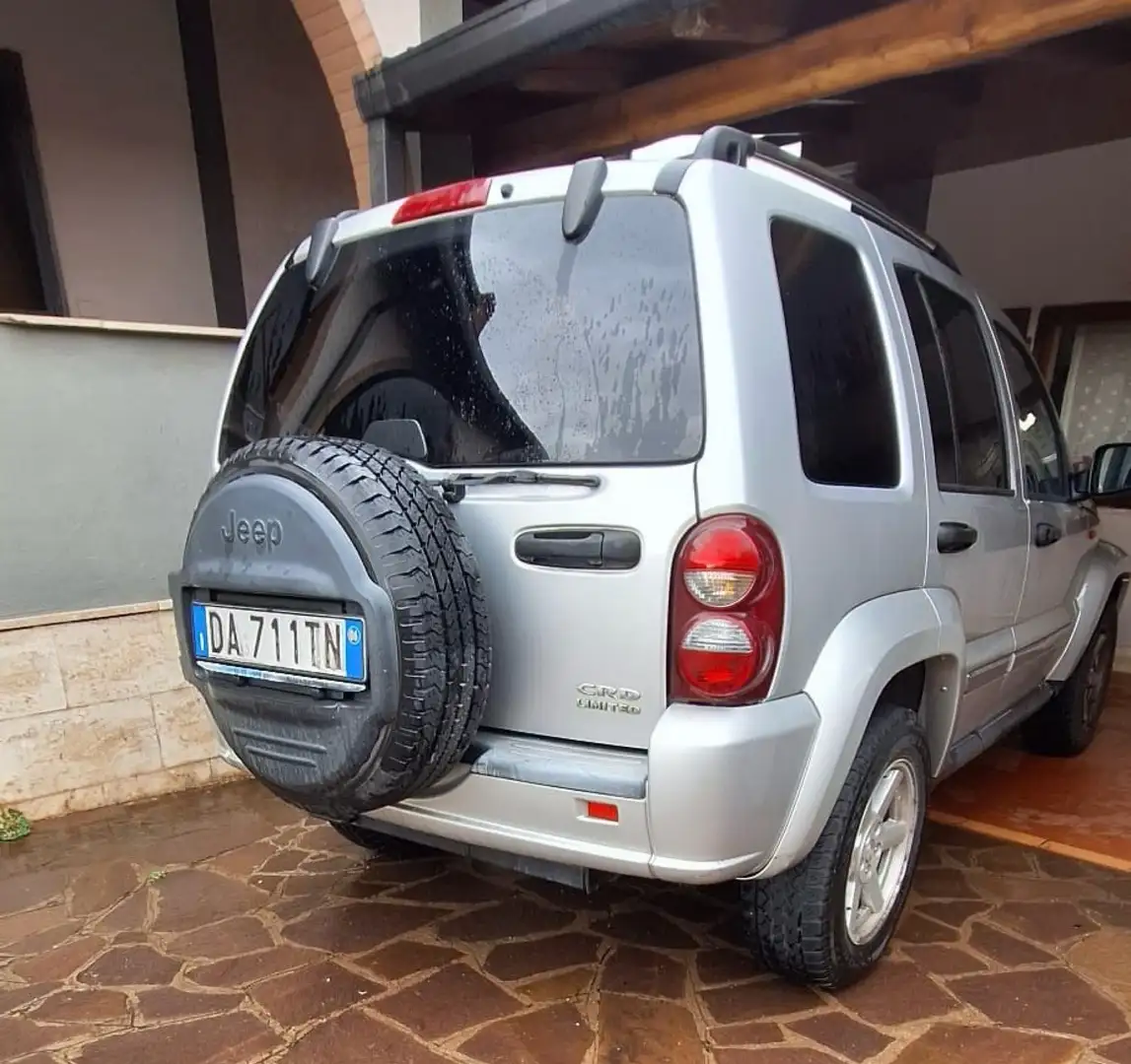 Jeep Cherokee 5p 2.8 crd Limited Plateado - 2