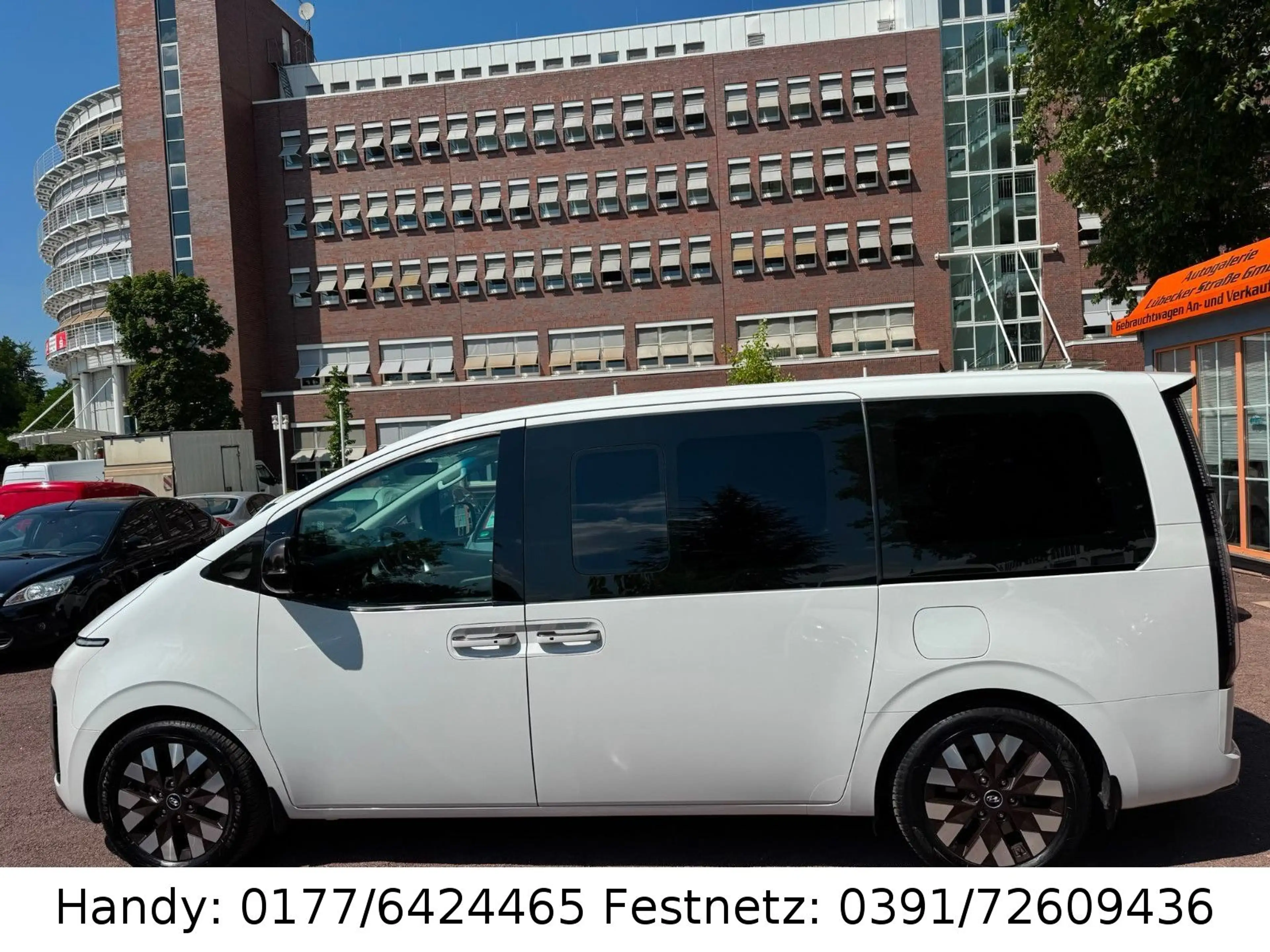 Hyundai STARIA 2.2 CRDi Signature Automatik 2WD — photo 3
