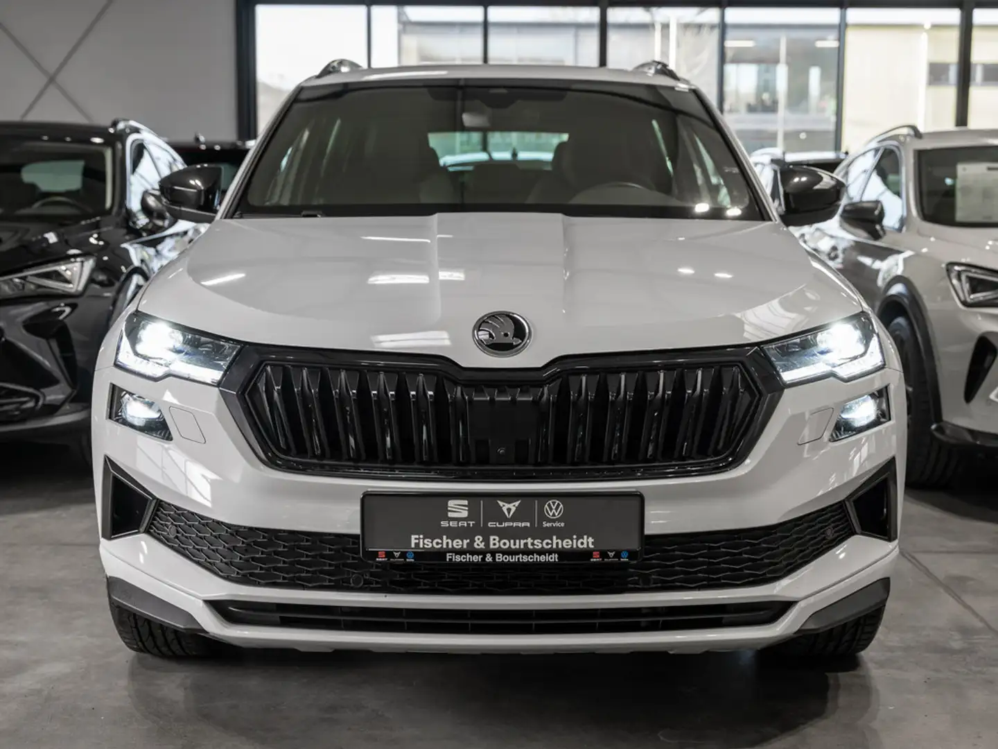 Skoda Karoq 2.0 TDI Sportline 4x4 DSG NAVI PANO 360 Weiß - 2