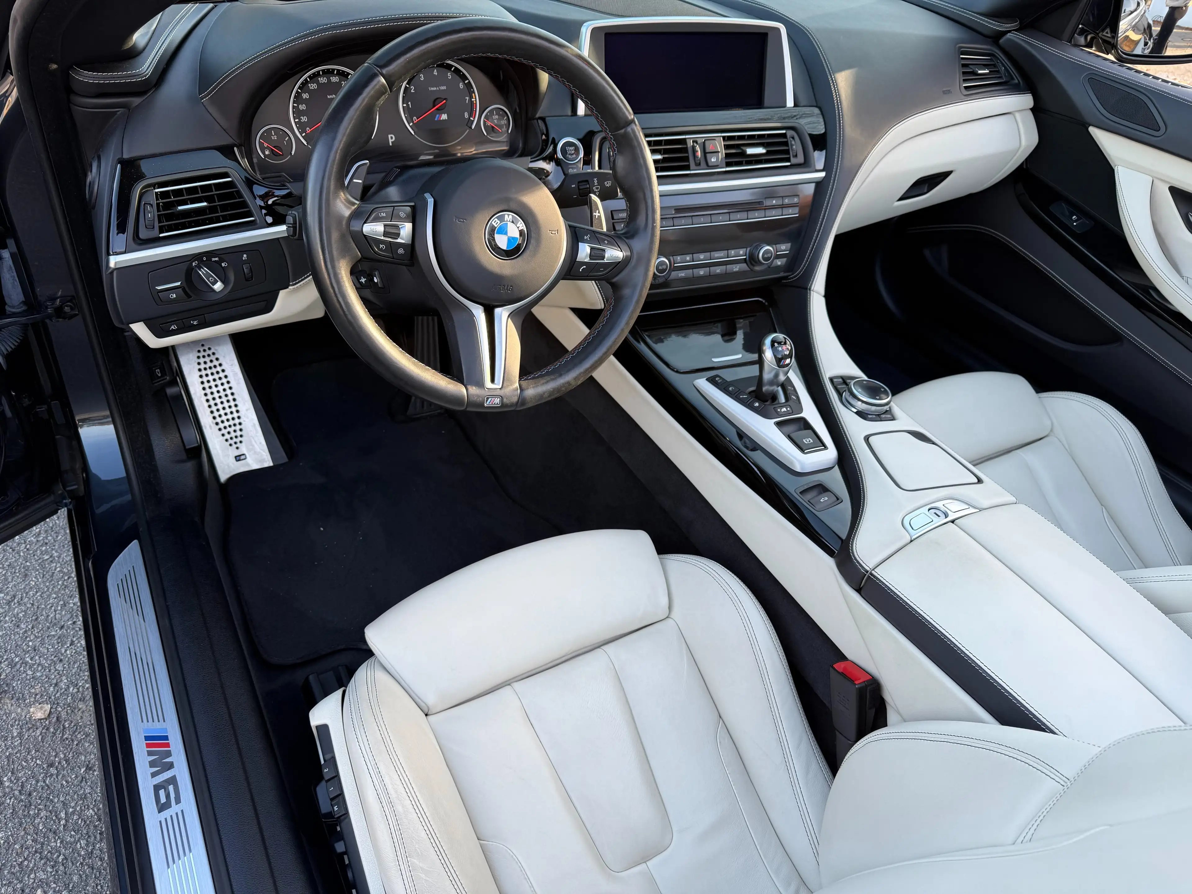 BMW M6 INDIVIDUAL*wenig KM*BMW Scheckheft*Akrapovic* — photo 11