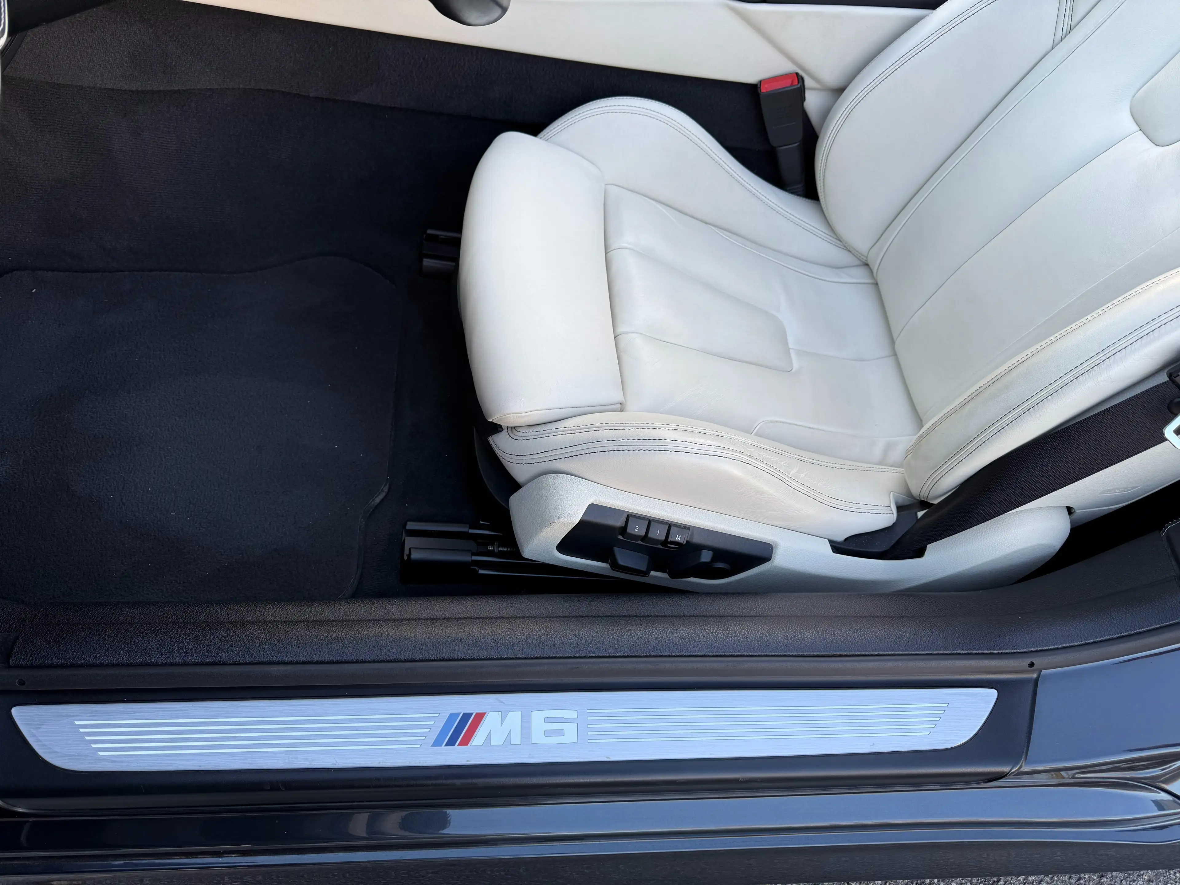 BMW M6 INDIVIDUAL*wenig KM*BMW Scheckheft*Akrapovic* — photo 13