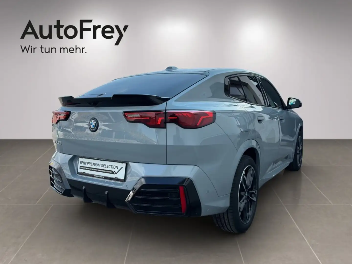 BMW iX2 eDrive20 Grau - 2