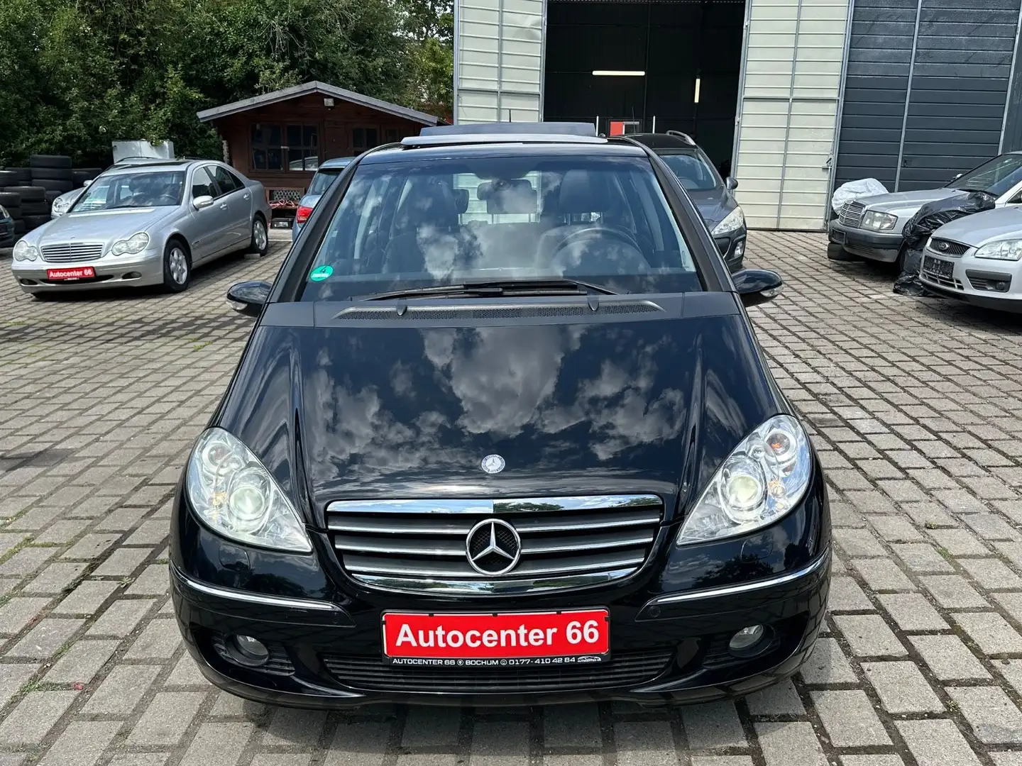 Mercedes-Benz A 200 Avantgarde Aut*LAMELLEND*LEDER*COMAND*TÜVN Noir - 2
