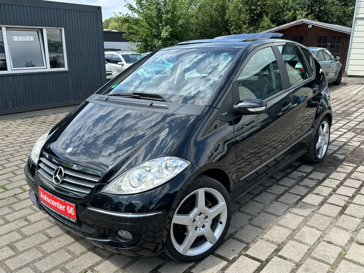 Mercedes-Benz A 200 Avantgarde Aut*LAMELLEND*LEDER*COMAND*TÜVN Noir - 1