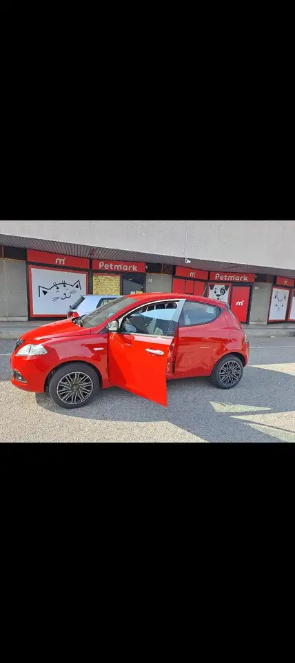 Lancia Ypsilon 2024