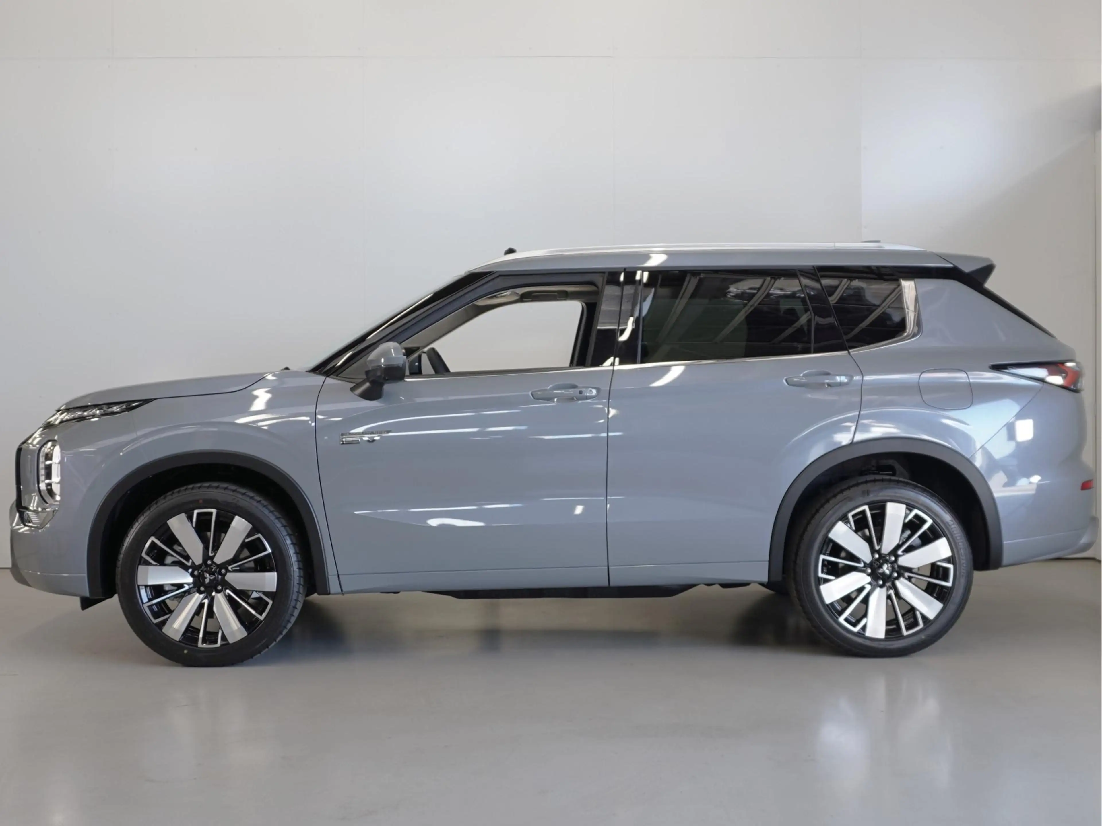 Mitsubishi Outlander 2.4 PHEV Intense+ | Actieprijs | Head up | 20 inch — photo 2