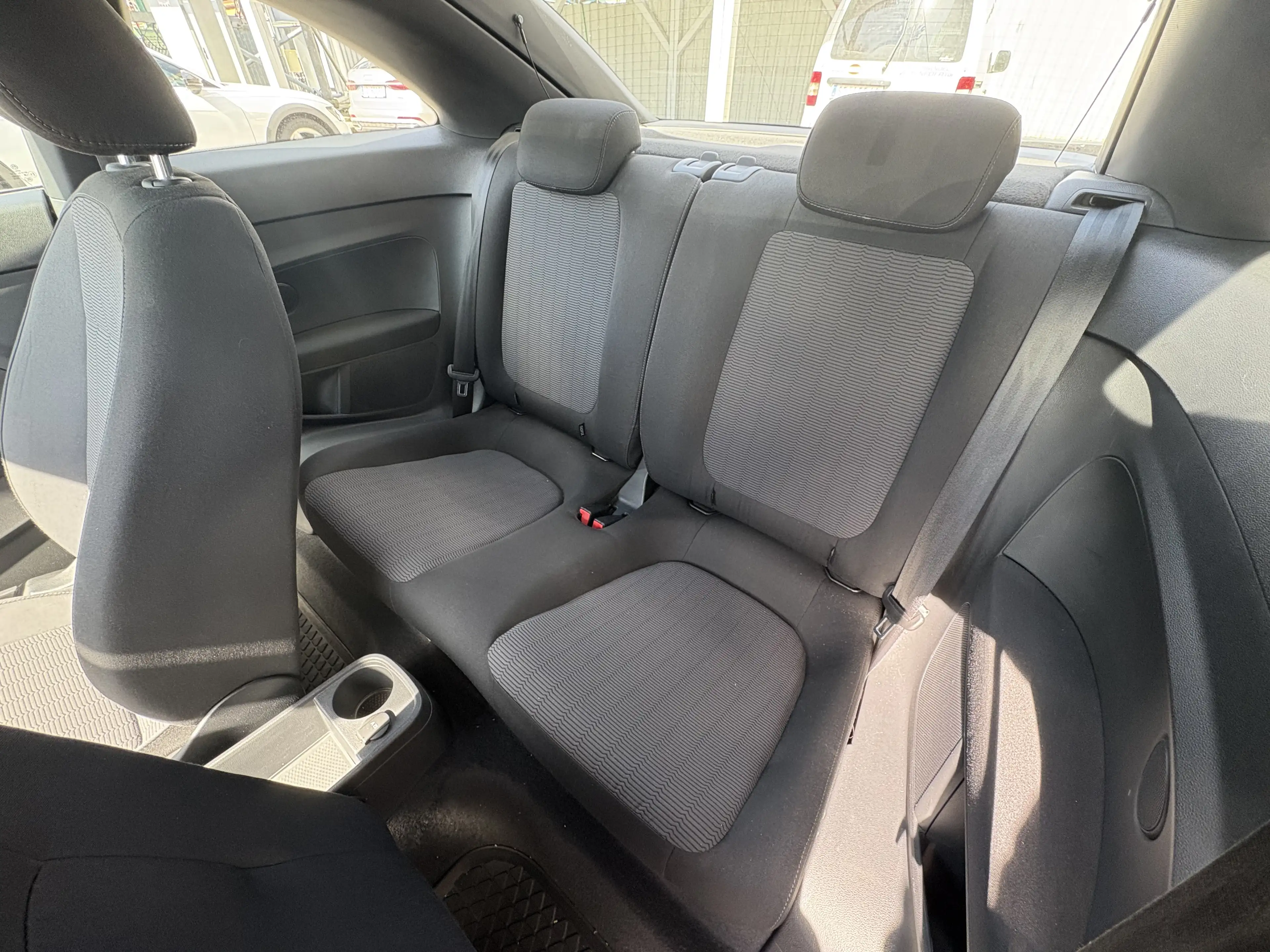 Volkswagen Beetle 1,2 TSI 1.BESITZ  STEUERKETTE NEU  PDC — photo 10
