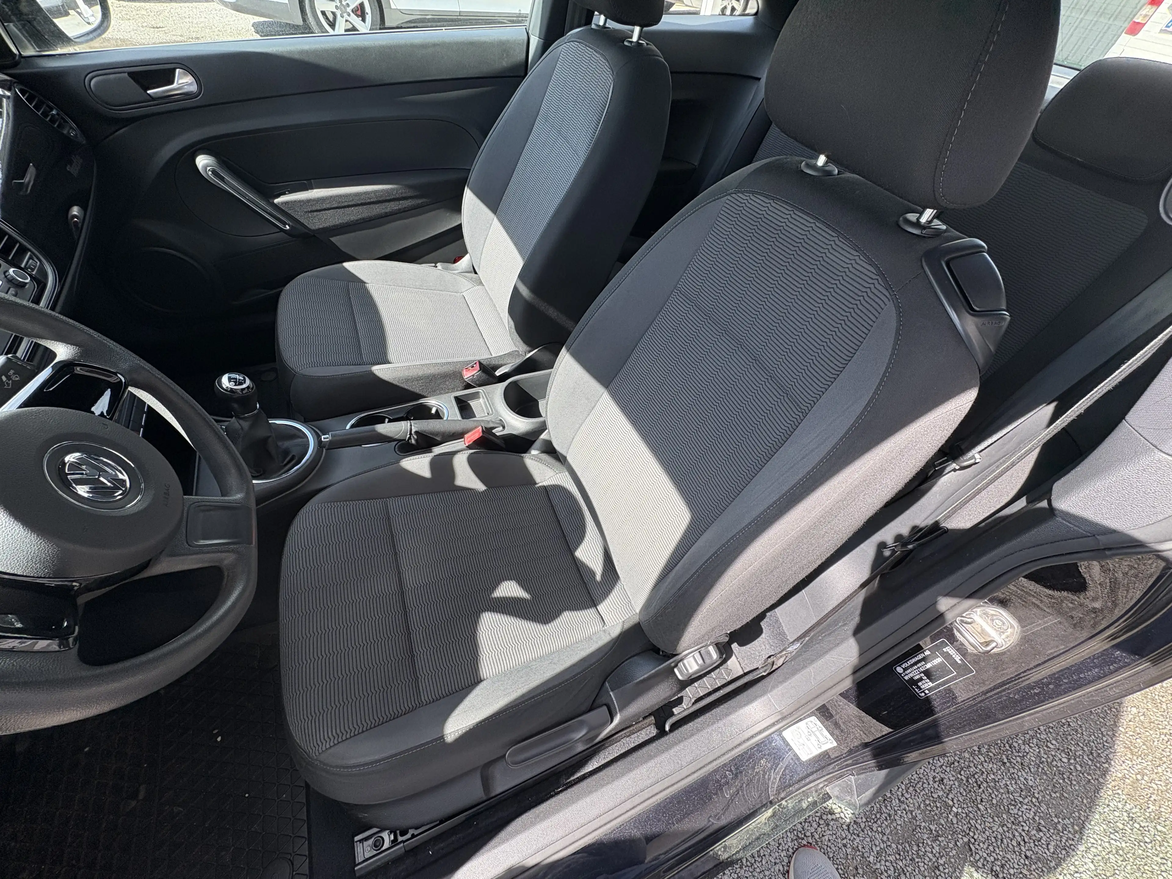 Volkswagen Beetle 1,2 TSI 1.BESITZ  STEUERKETTE NEU  PDC — photo 9