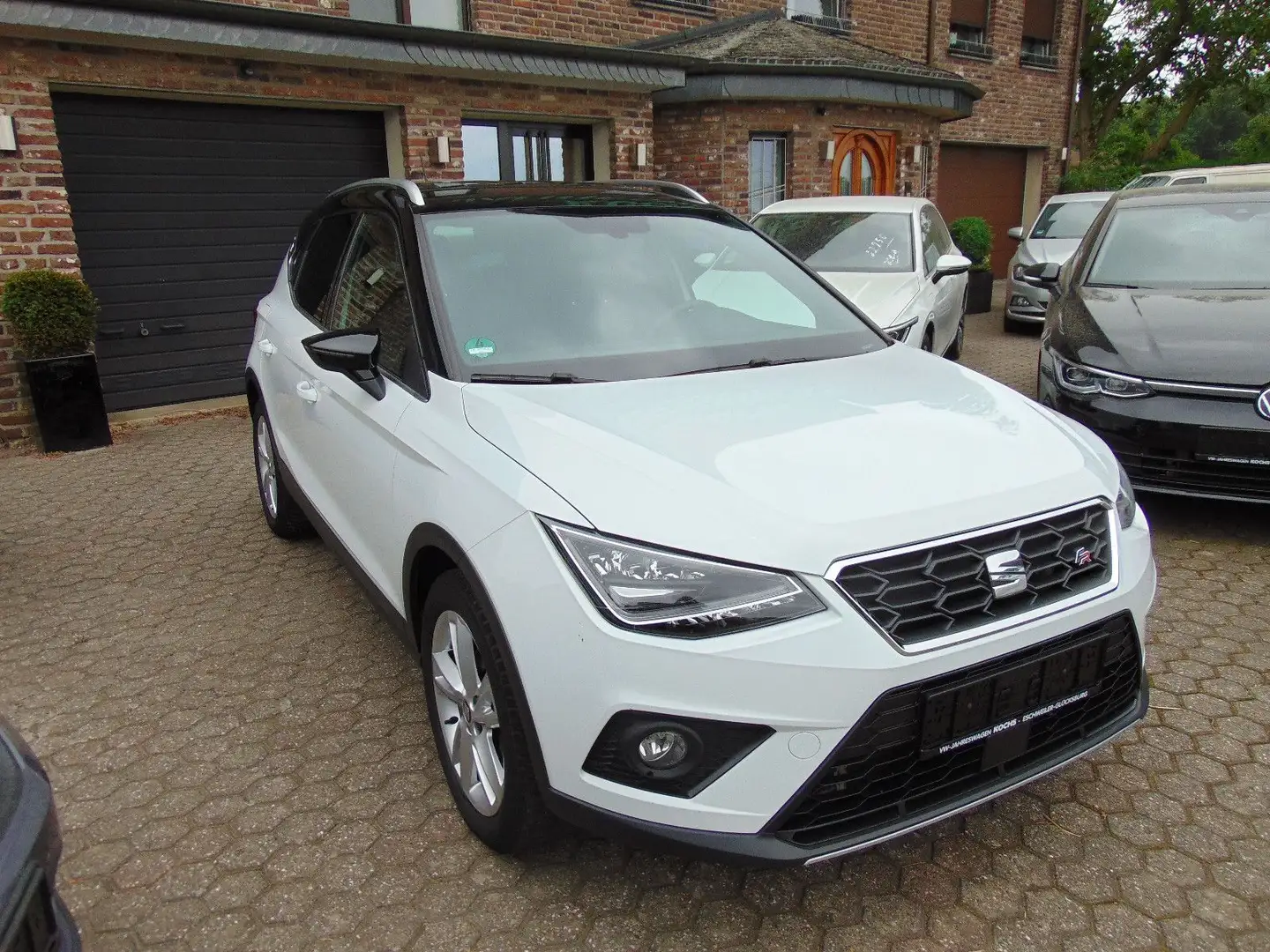 SEAT Arona 1.0 TSI 85kW FR DSG Weiß - 2