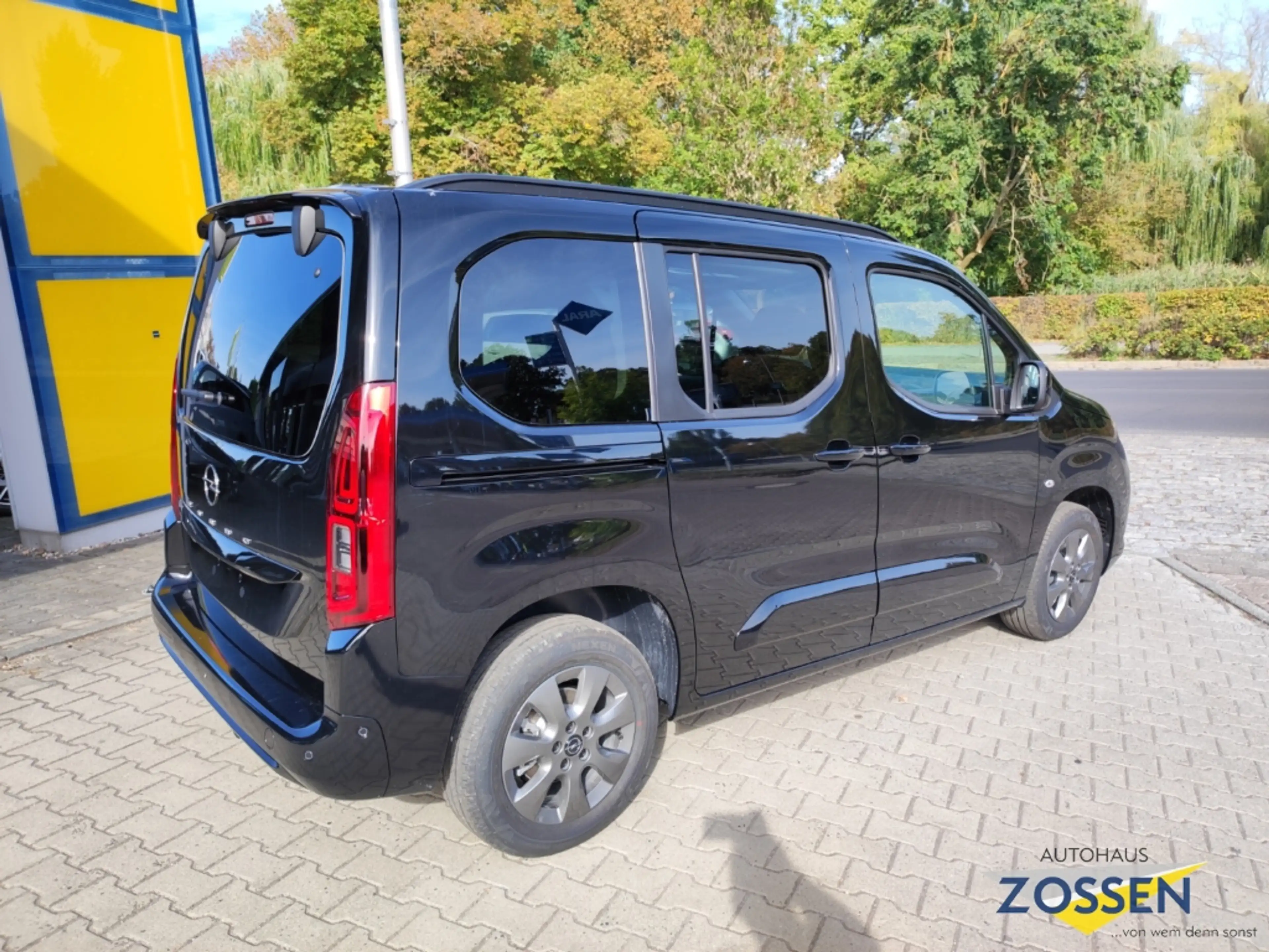 Opel Combo Life GS+Matrix LED+AHZV+Panorama — photo 5