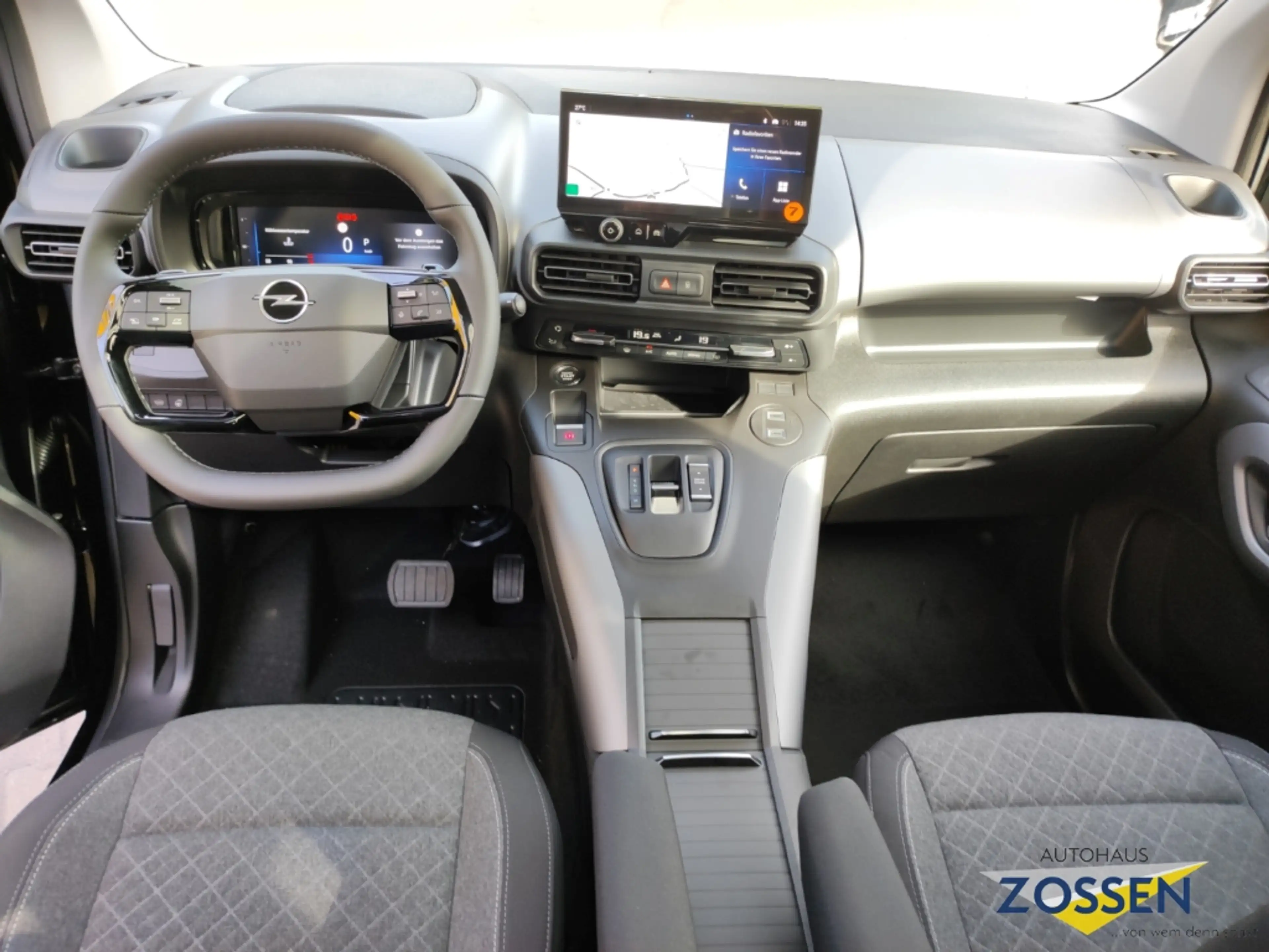 Opel Combo Life GS+Matrix LED+AHZV+Panorama — photo 11