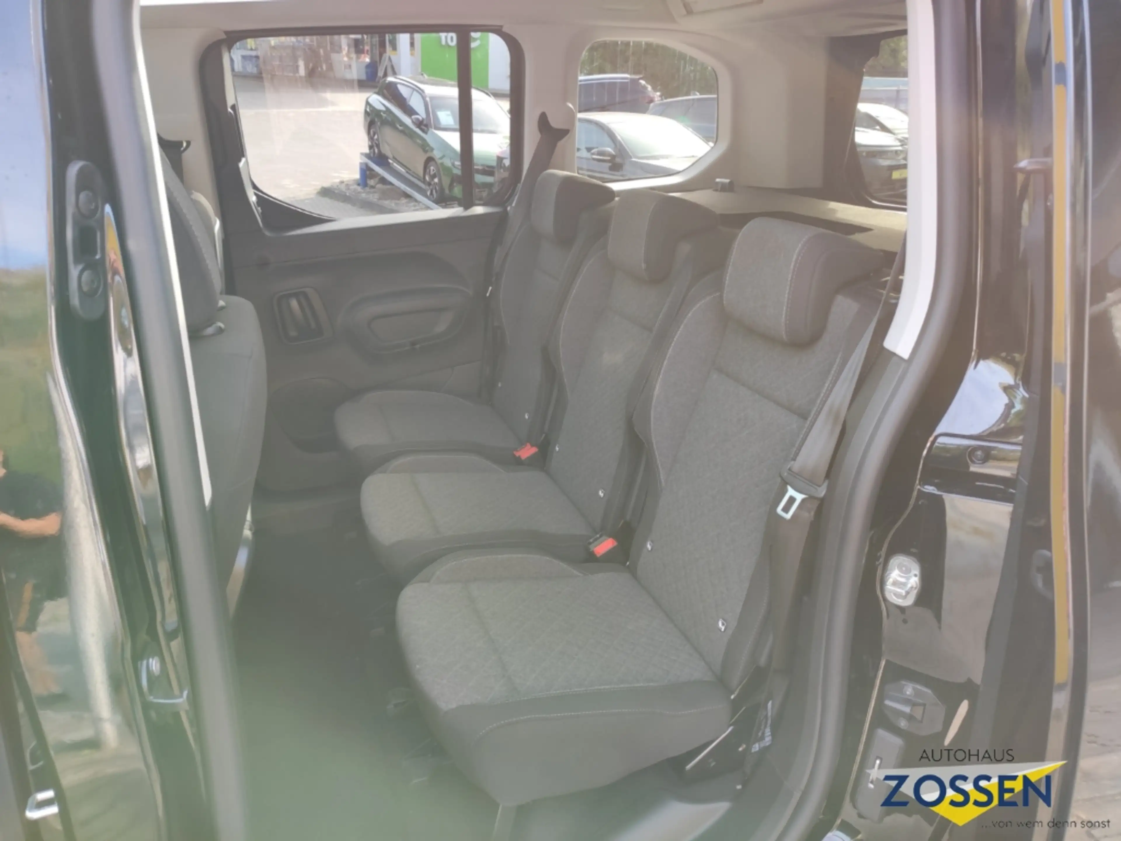 Opel Combo Life GS+Matrix LED+AHZV+Panorama — photo 10