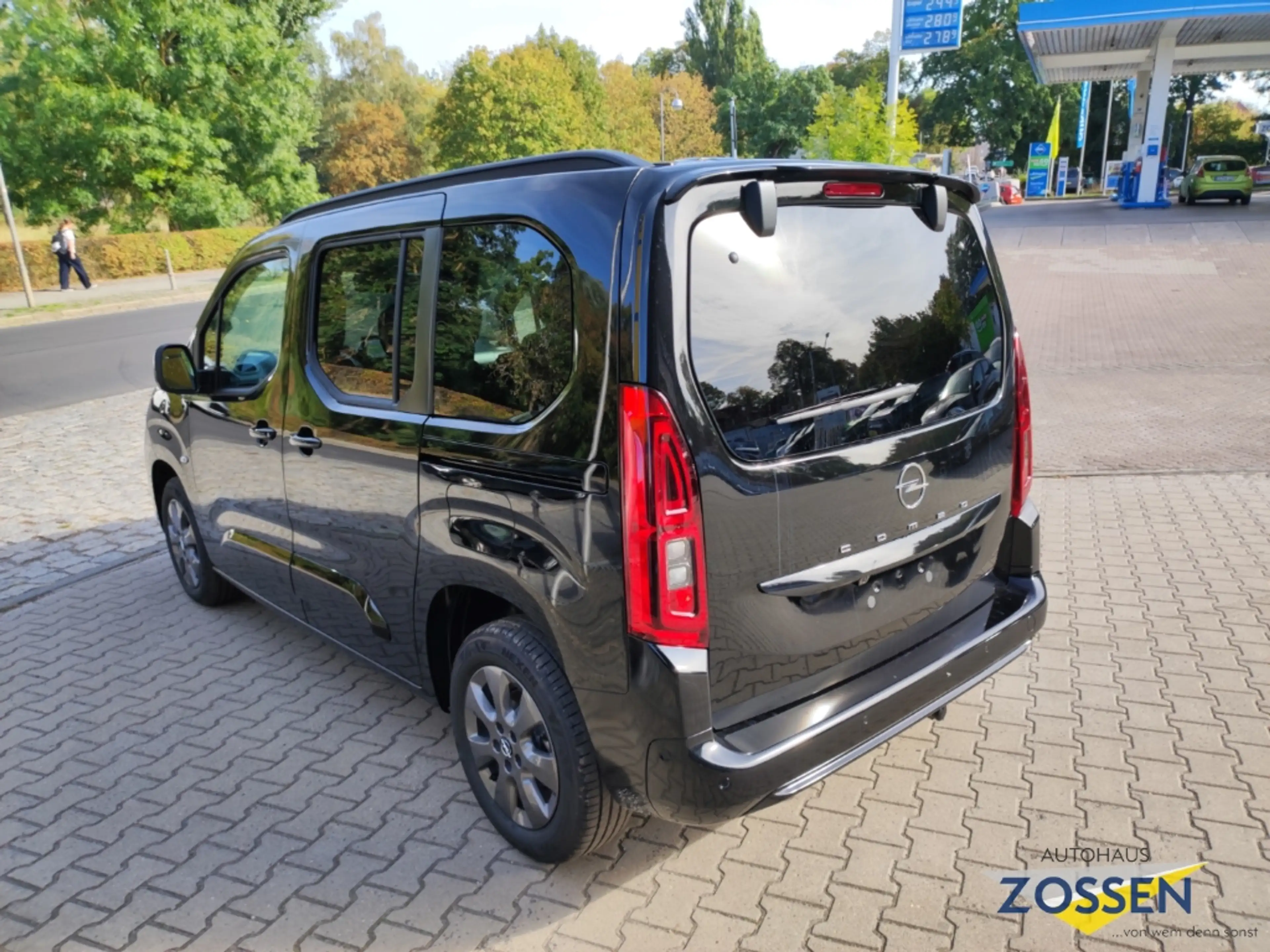 Opel Combo Life GS+Matrix LED+AHZV+Panorama — photo 7