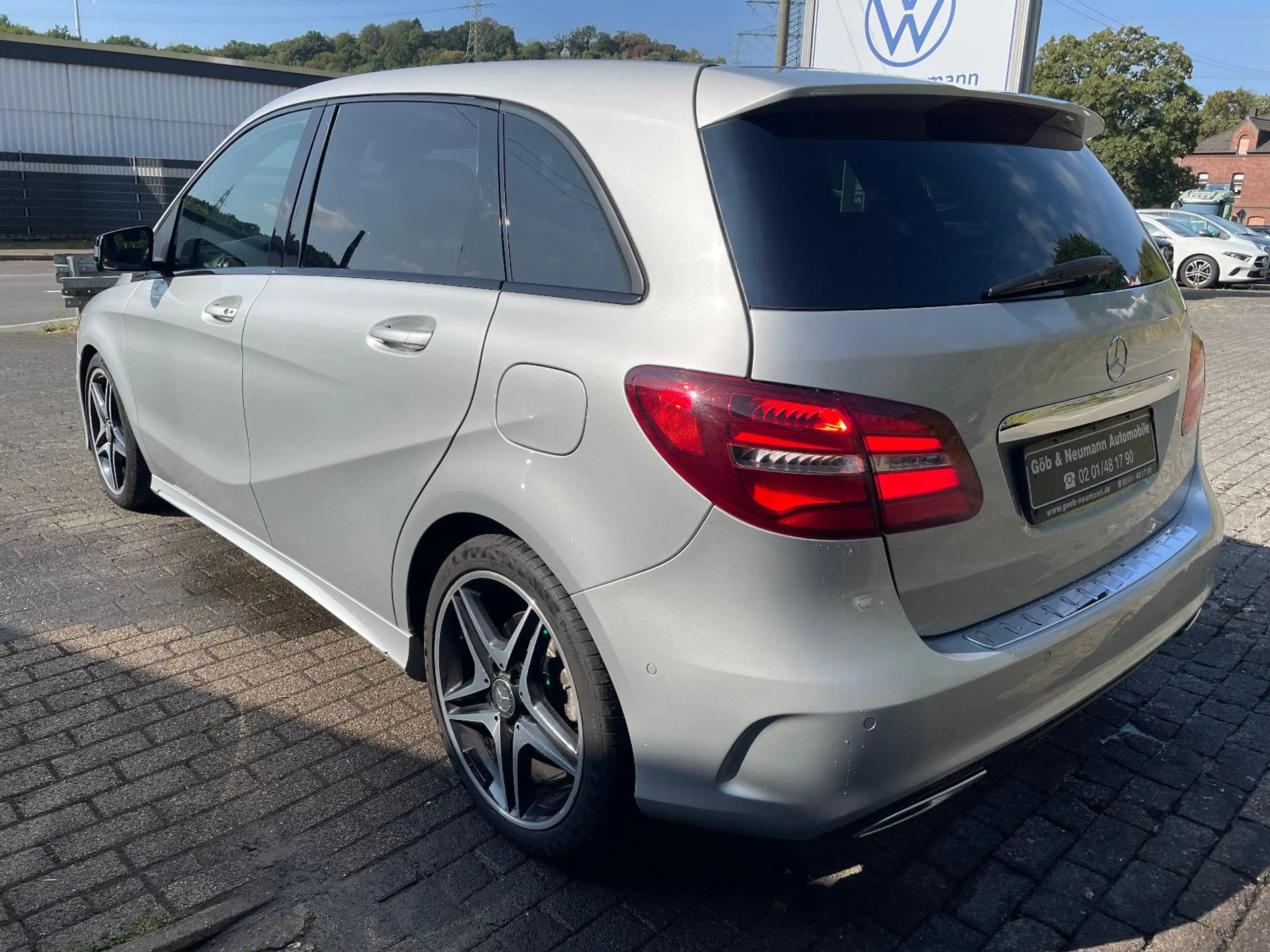 Mercedes-Benz B 220 4Matic Aut. AMG Pano Navi LED 18" — photo 4