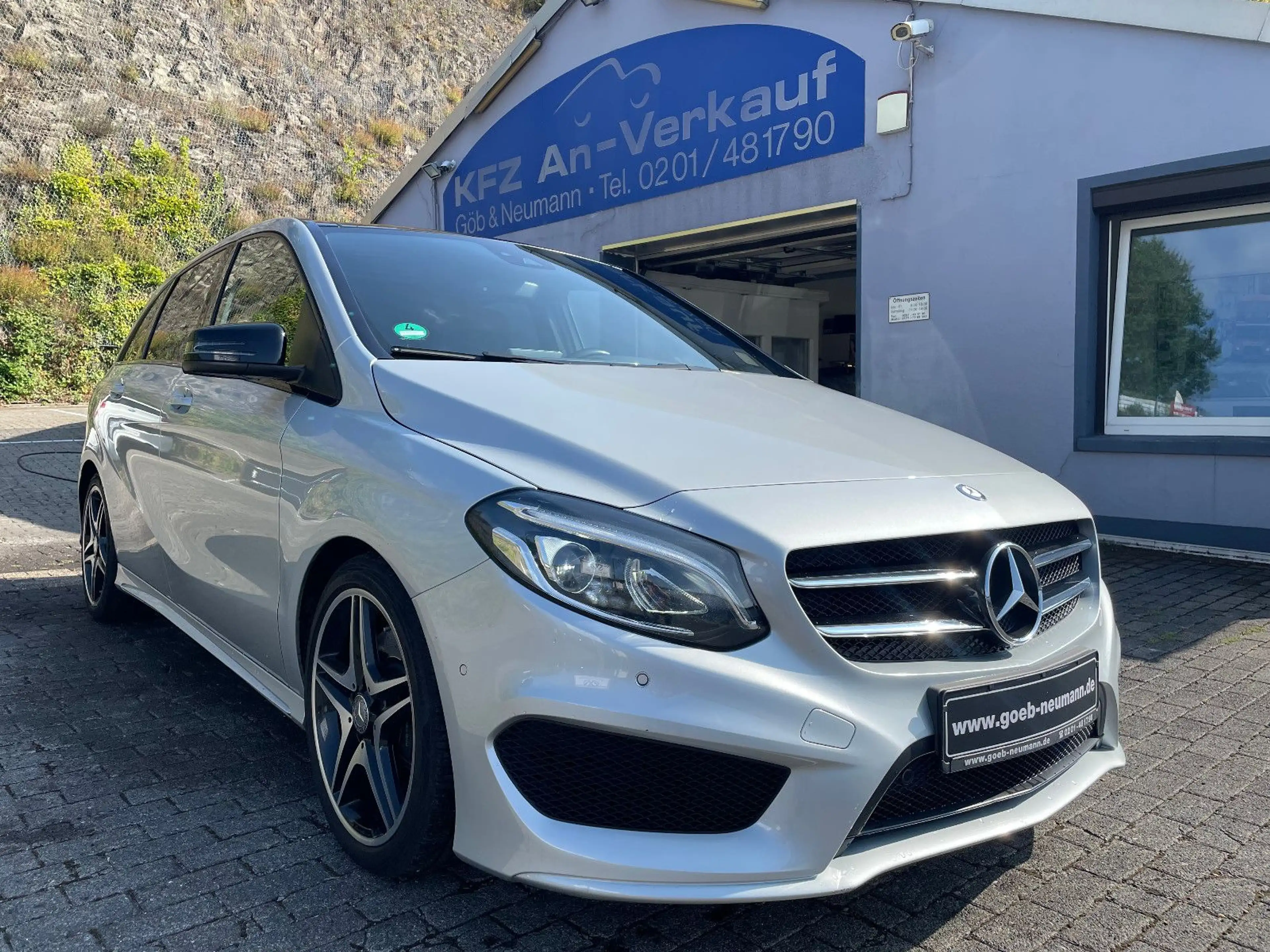Mercedes-Benz B 220 4Matic Aut. AMG Pano Navi LED 18"