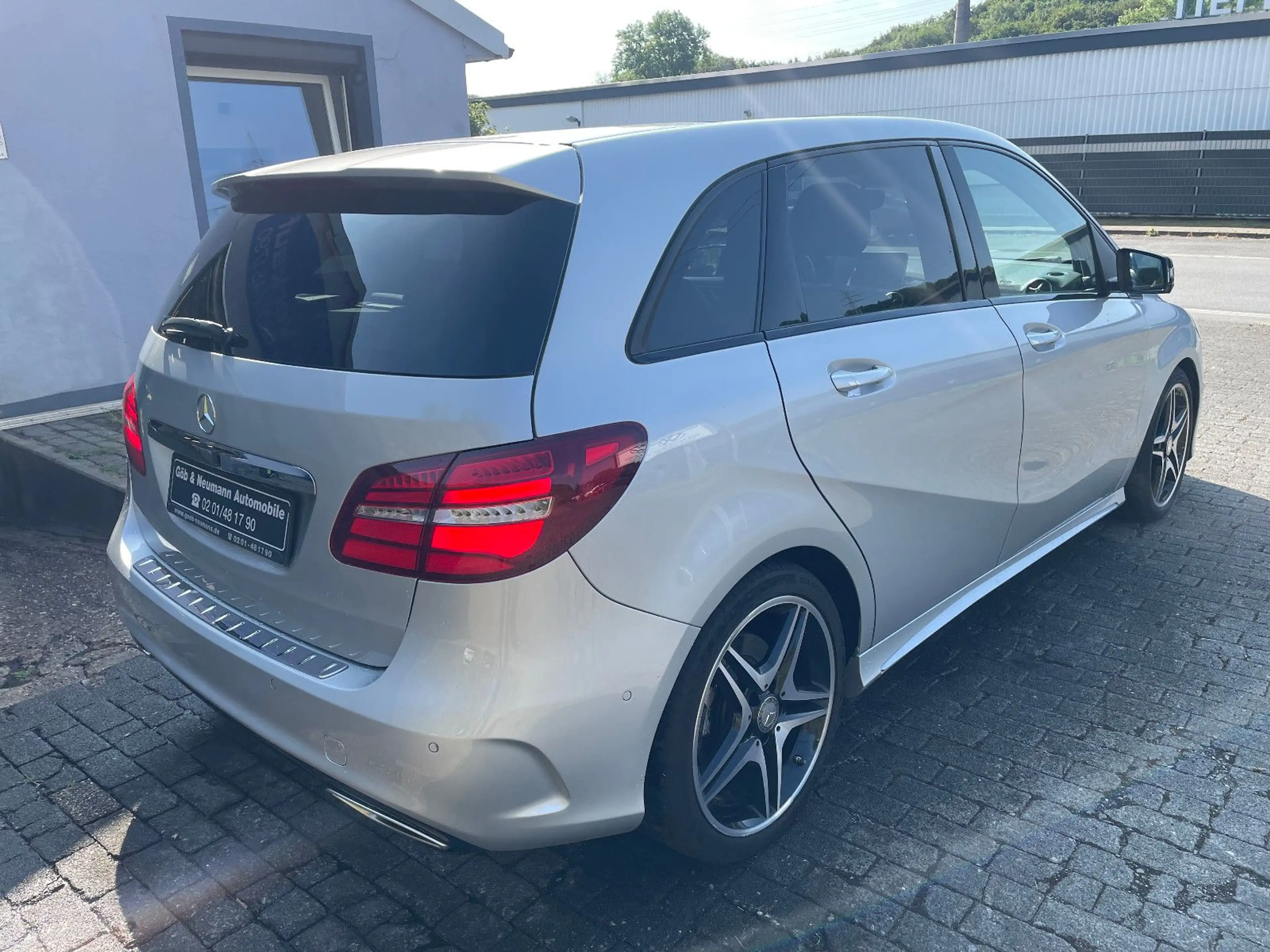 Mercedes-Benz B 220 4Matic Aut. AMG Pano Navi LED 18" — photo 6
