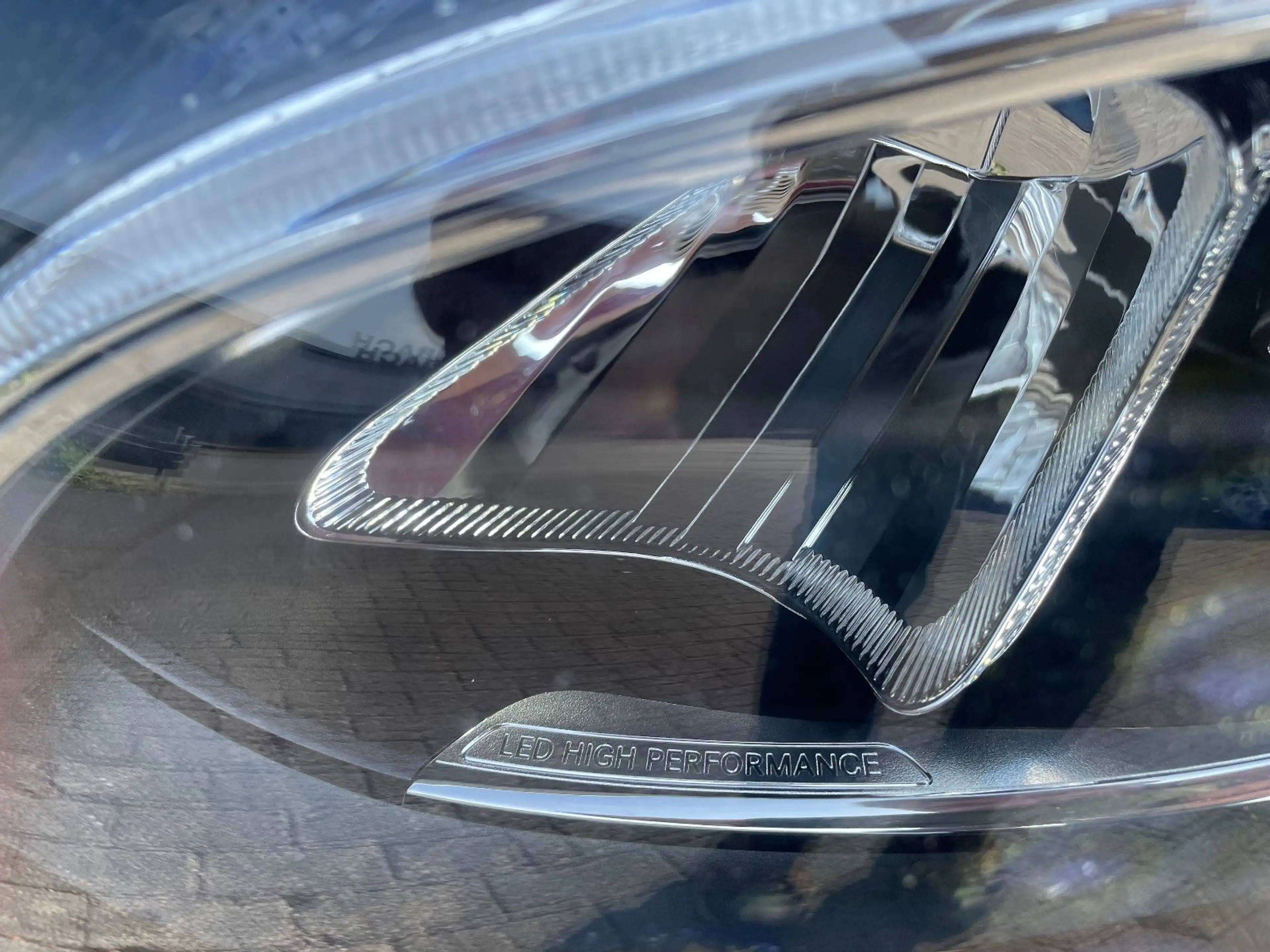 Mercedes-Benz B 220 4Matic Aut. AMG Pano Navi LED 18" — photo 7