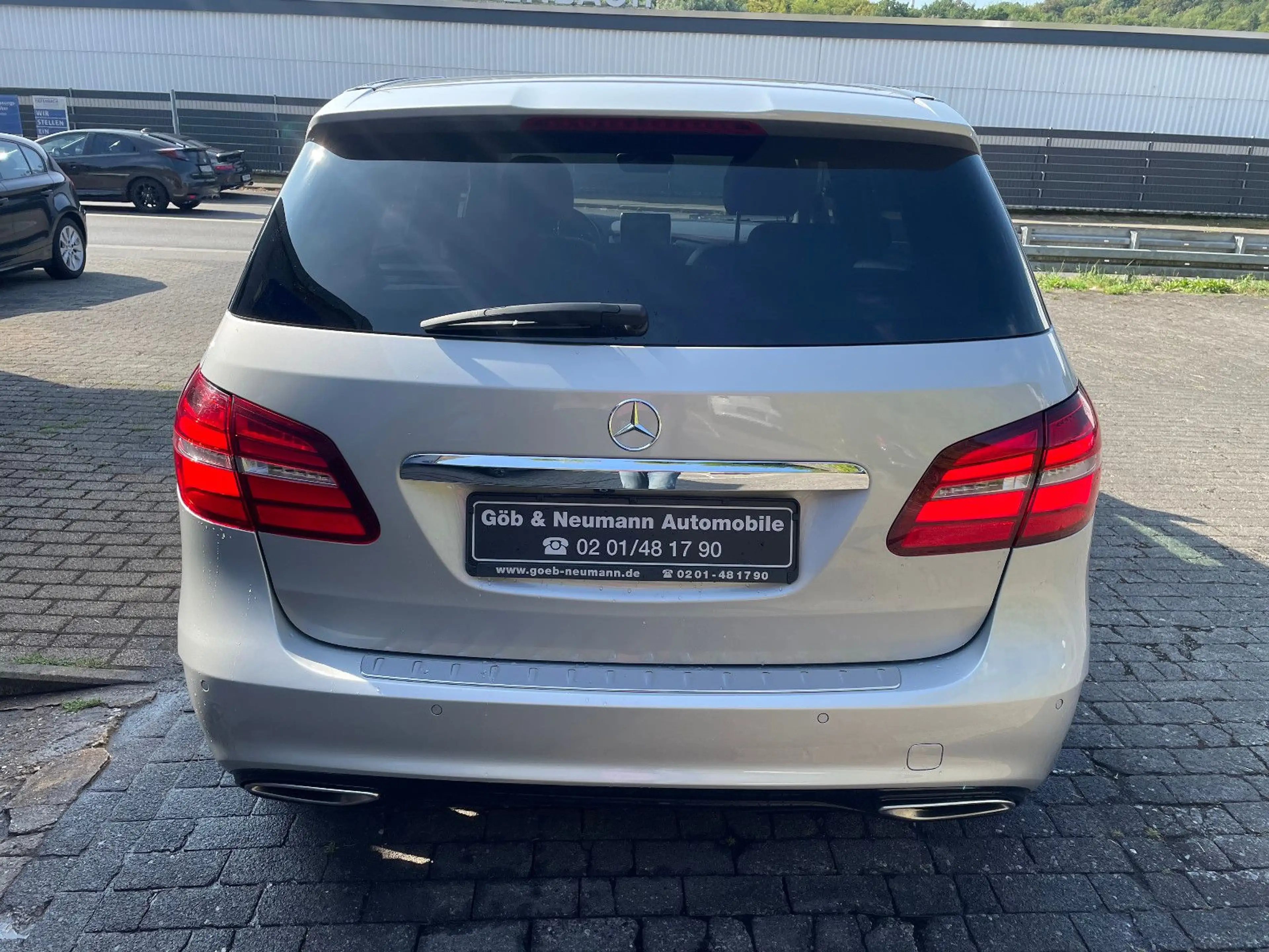 Mercedes-Benz B 220 4Matic Aut. AMG Pano Navi LED 18" — photo 5