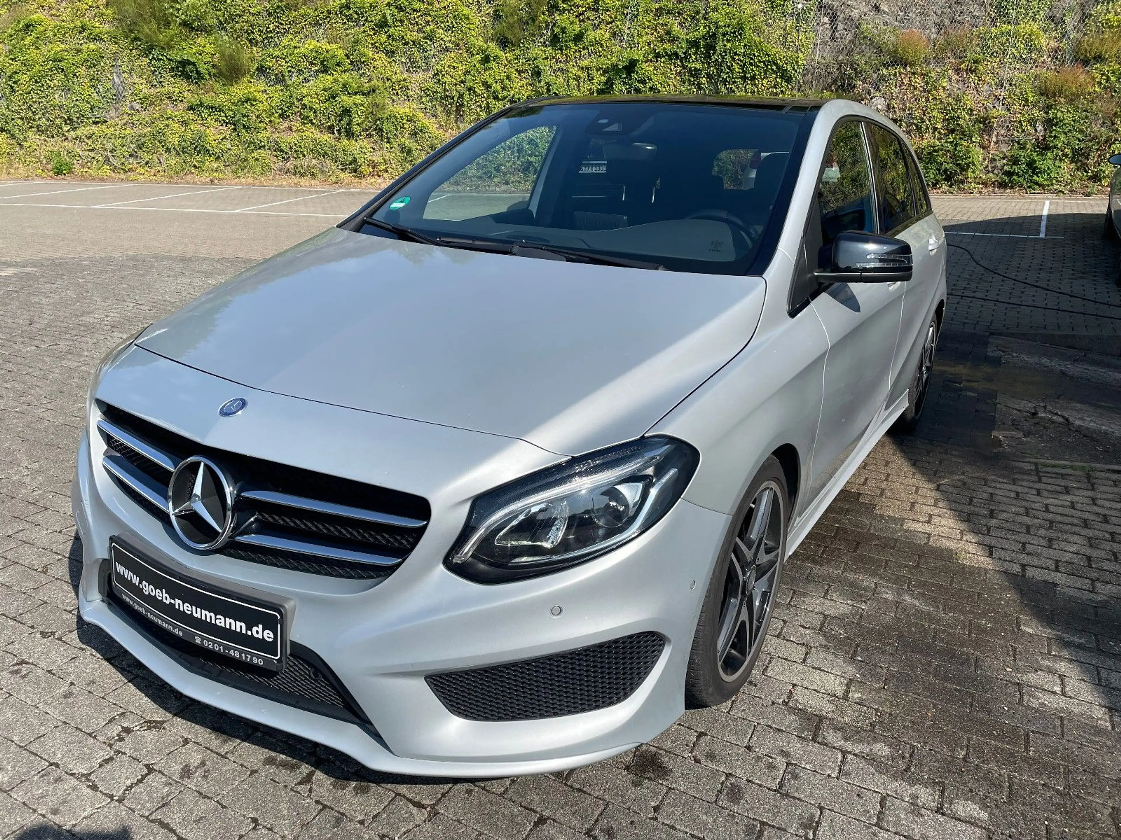 Mercedes-Benz B 220 4Matic Aut. AMG Pano Navi LED 18" — photo 3