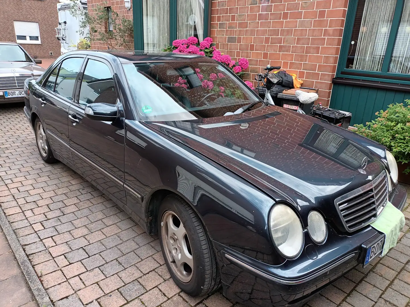 Mercedes-Benz 260 Avantgarde Modrá - 2