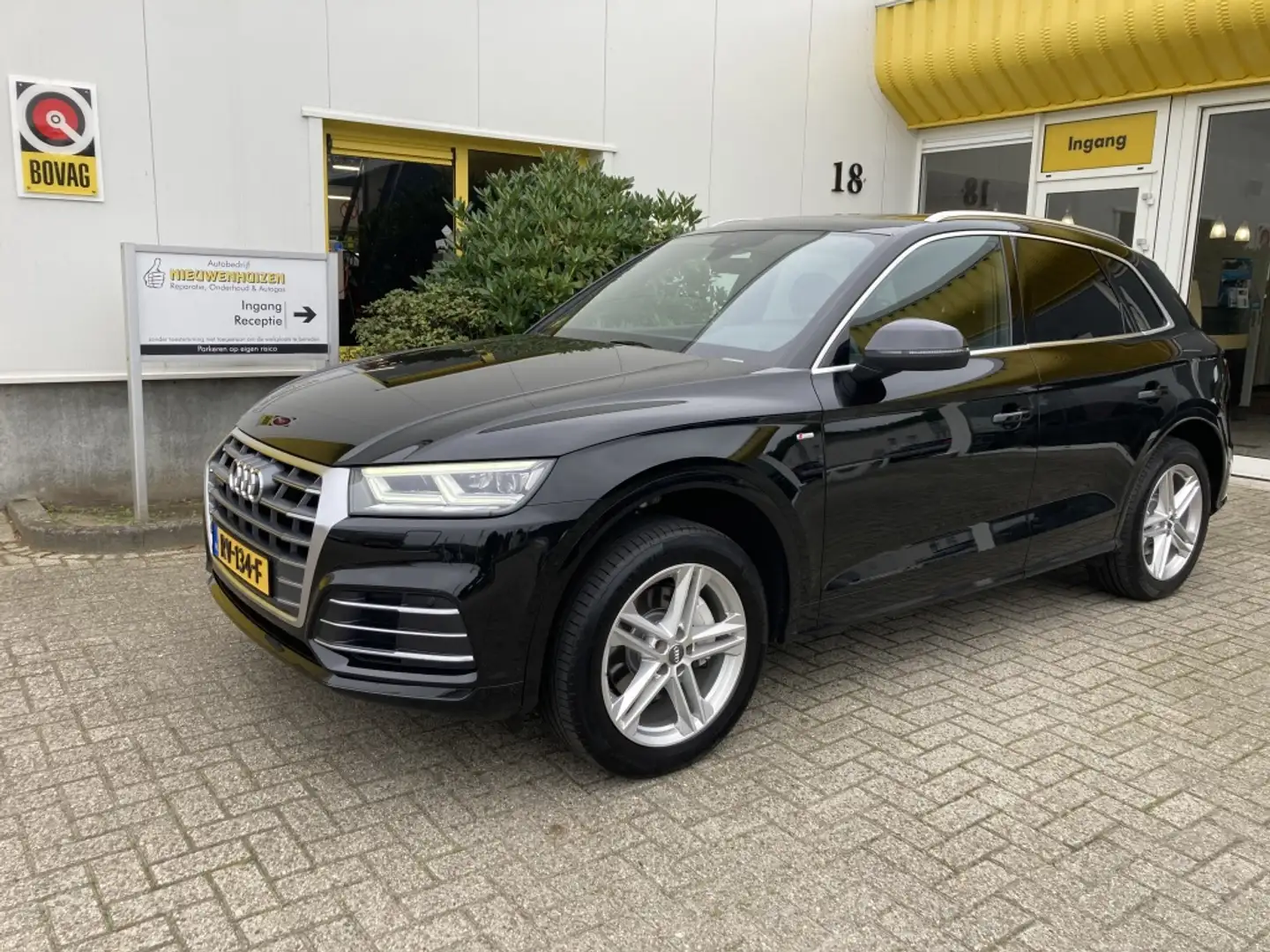 Audi Q5 2.0 TFSI Quattro S-Line Panoramadak Trekhaak Zwart - 1