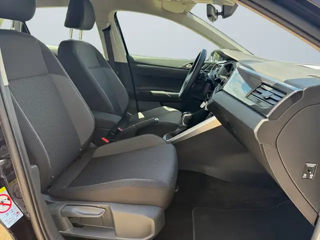 Volkswagen Polo view 10