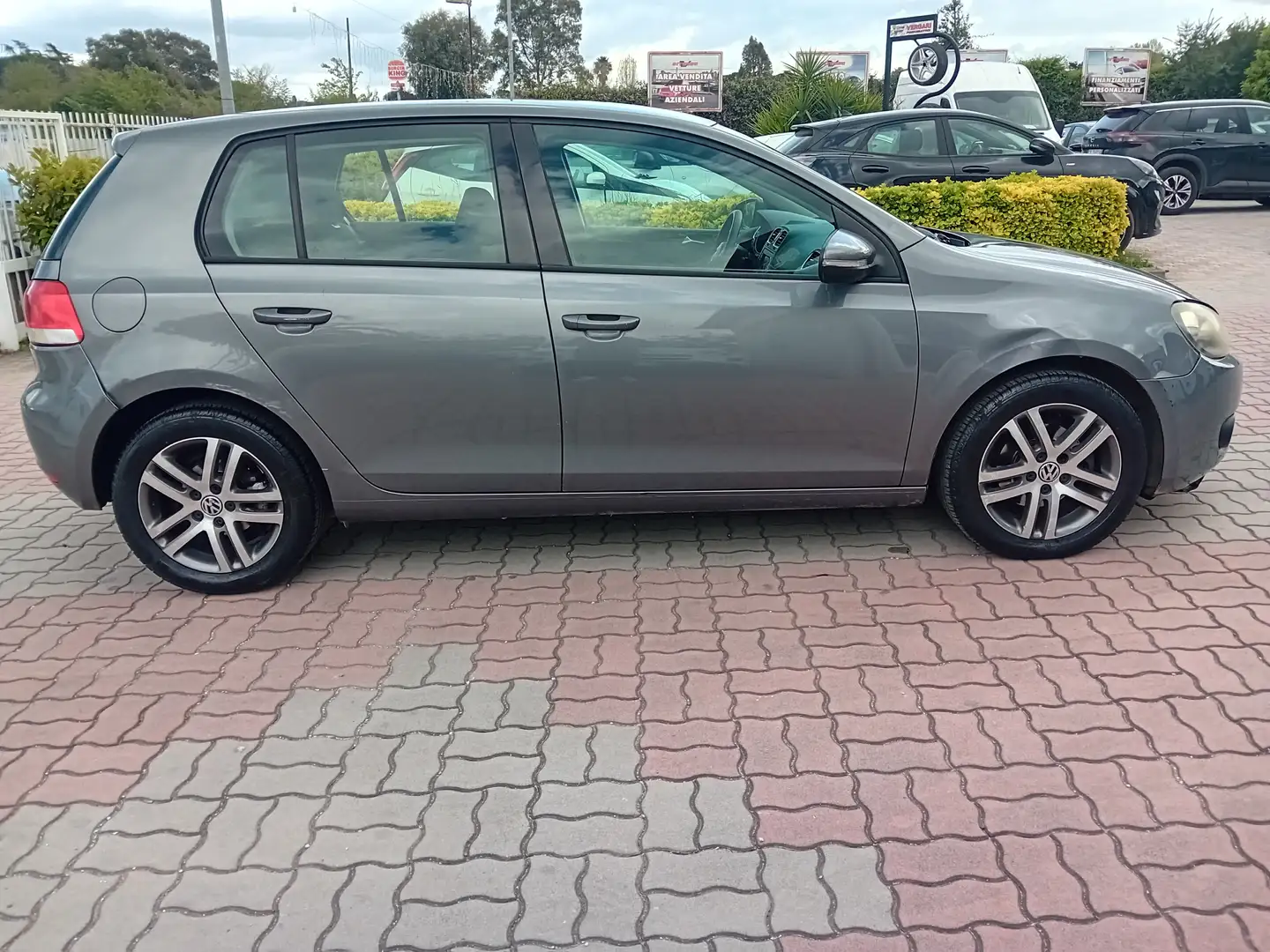 Volkswagen Golf Golf 5p 1.6 Comfortline Gris - 1
