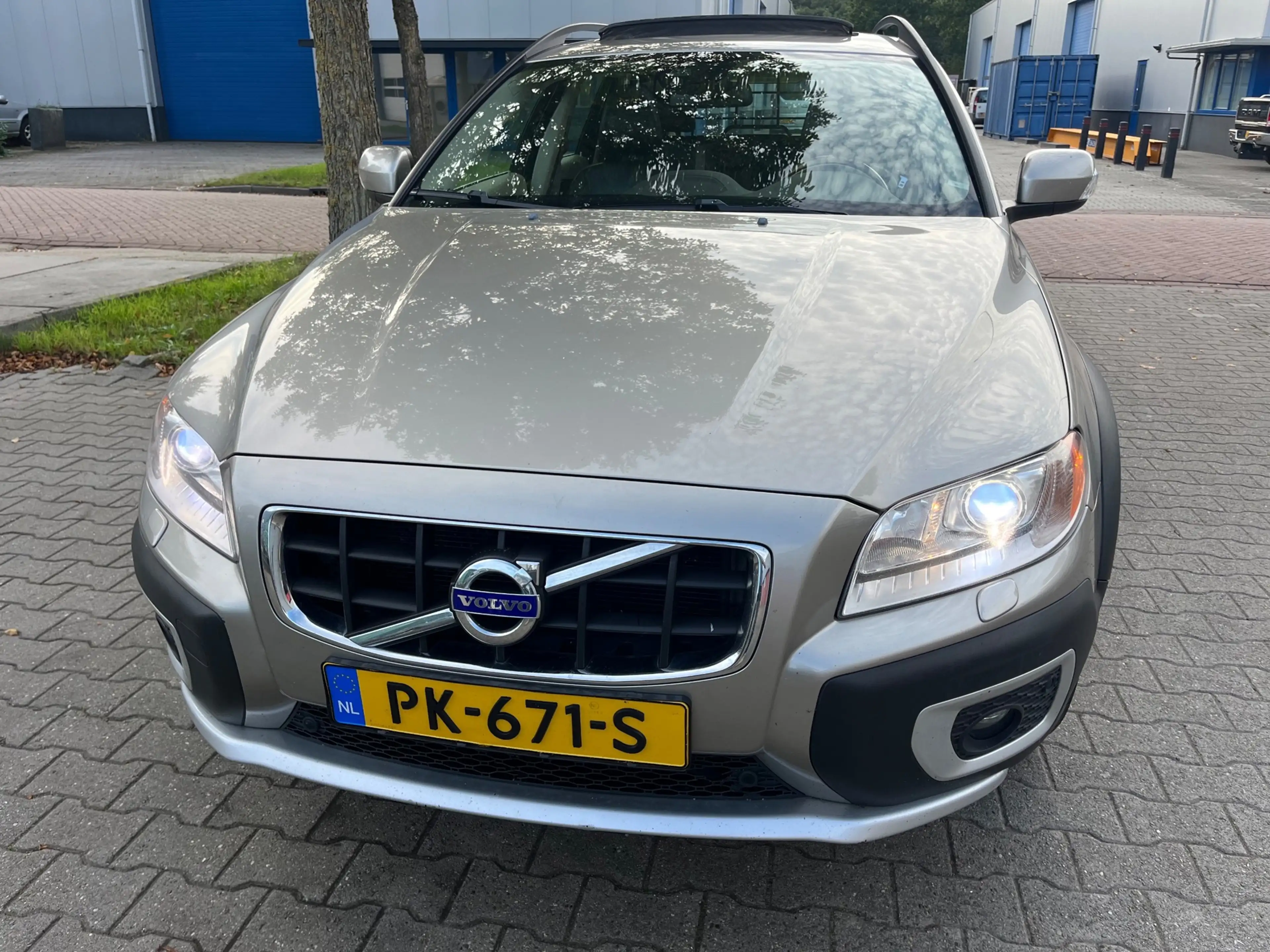 Volvo XC70 2.4 230pk D5 Summum AWD 5 cilinder / Open dak / Tr — photo 3