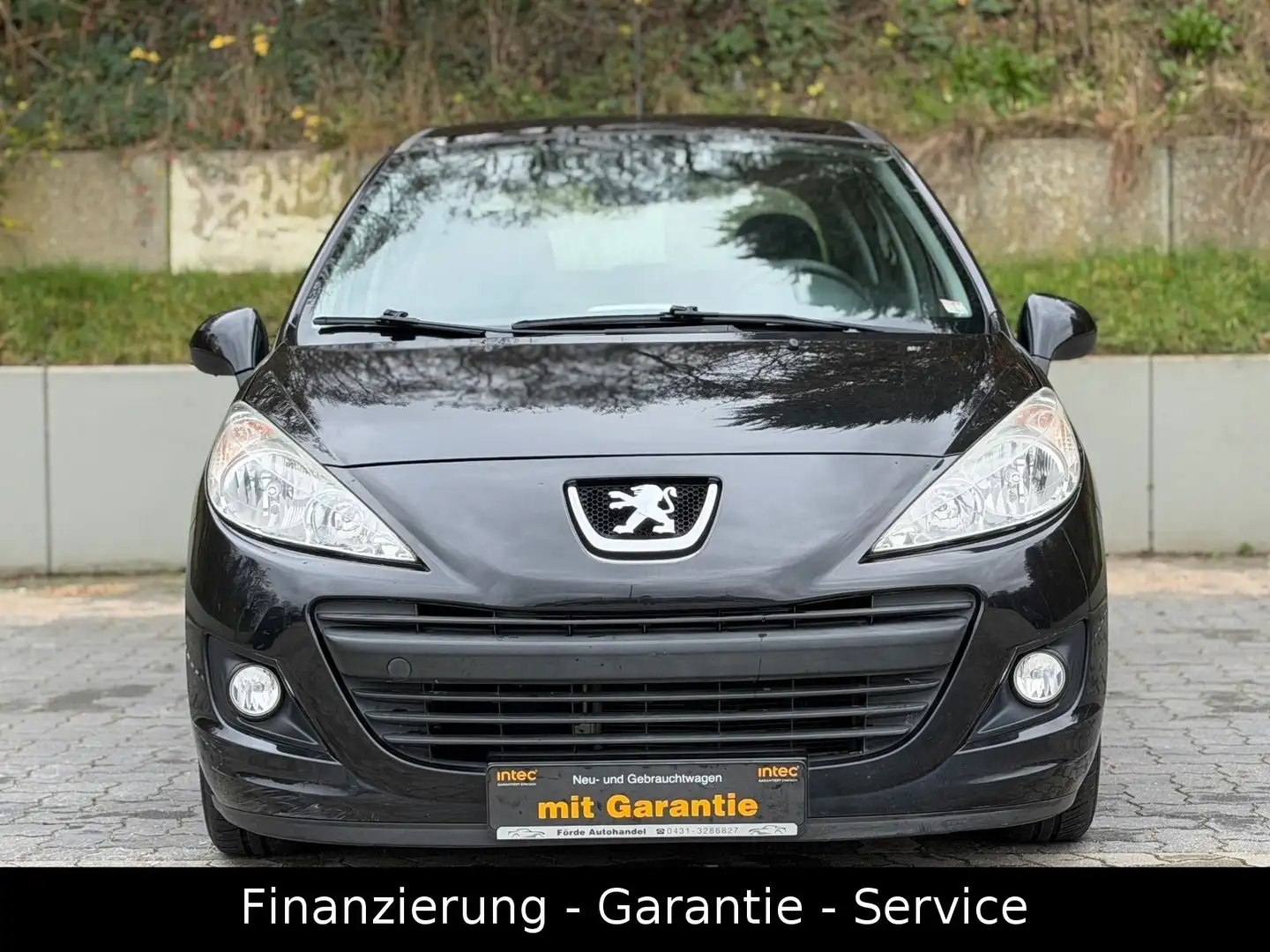 Peugeot 207 1.4/TÜV NEU/1 HAND/PANO/KLIMA/SH GEPFLEGT Schwarz - 2