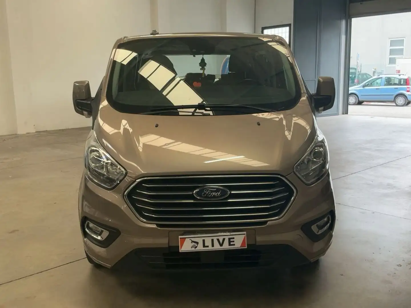 Ford Tourneo Custom 320 L1 Titanium X*Bi-Xenon*Leder Plateado - 2