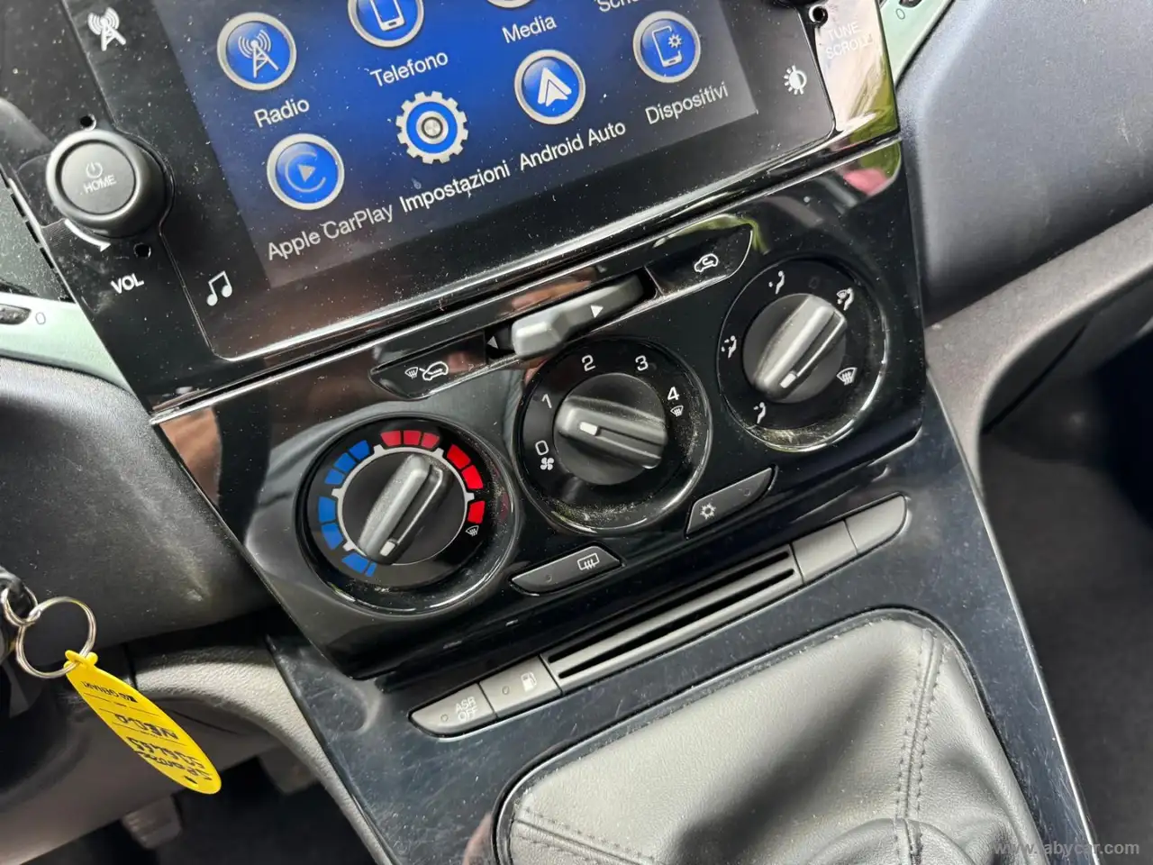Lancia Ypsilon 2024 — фото 23