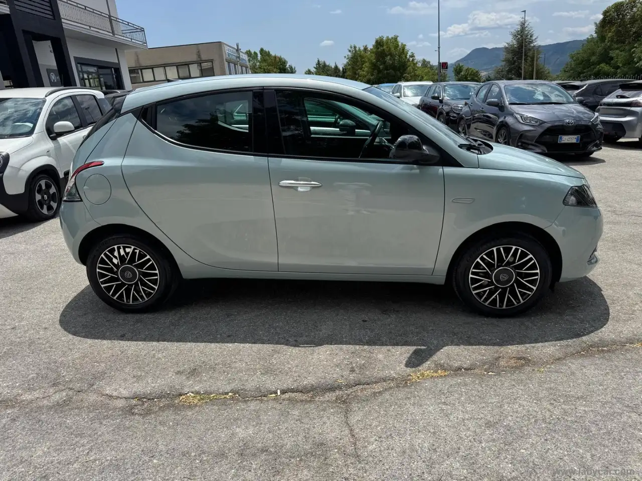 Lancia Ypsilon 2024