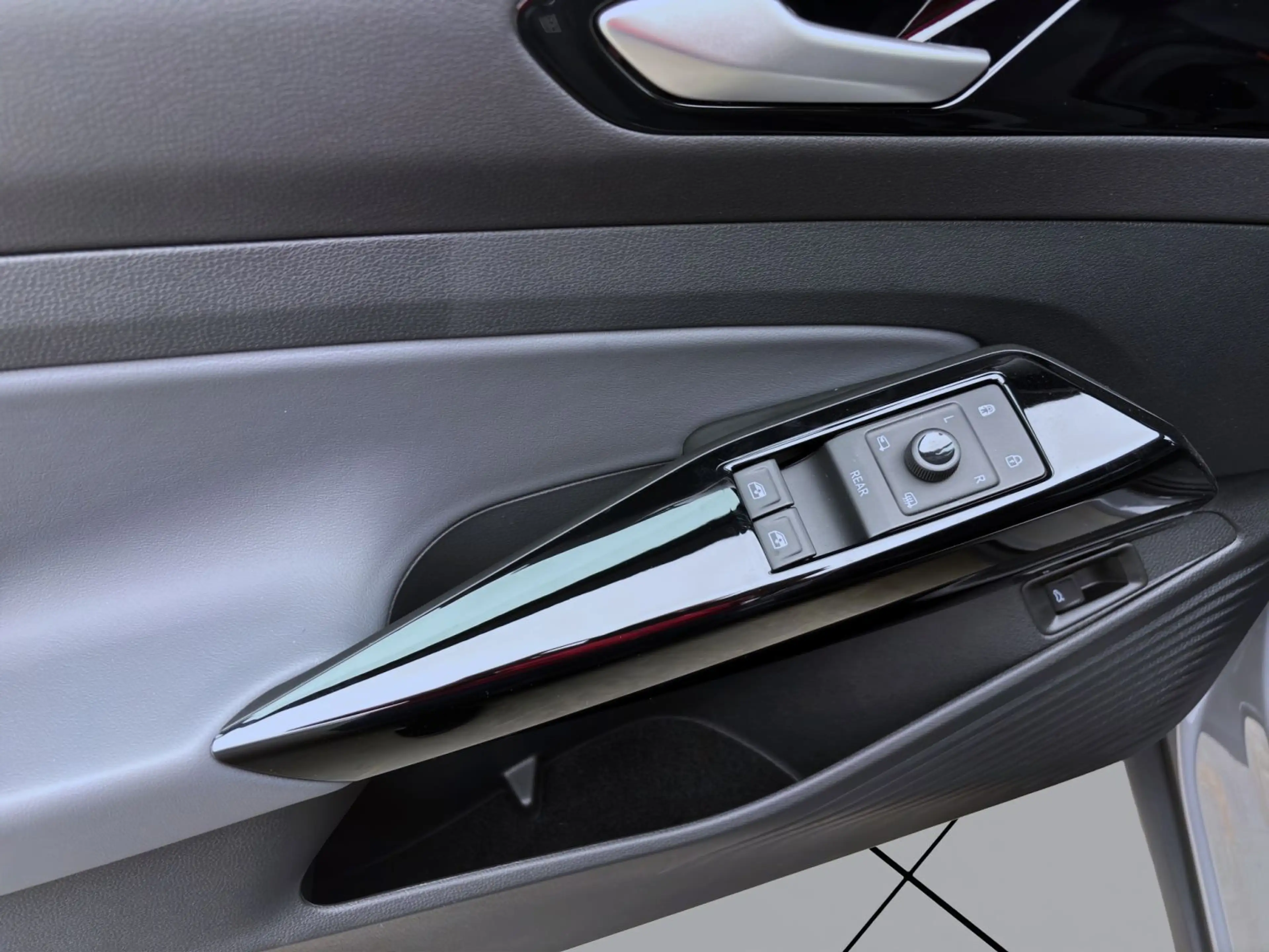 Volkswagen ID.4 PRO ENERGY AHK NAVI KAMERA SITZHZG — photo 11