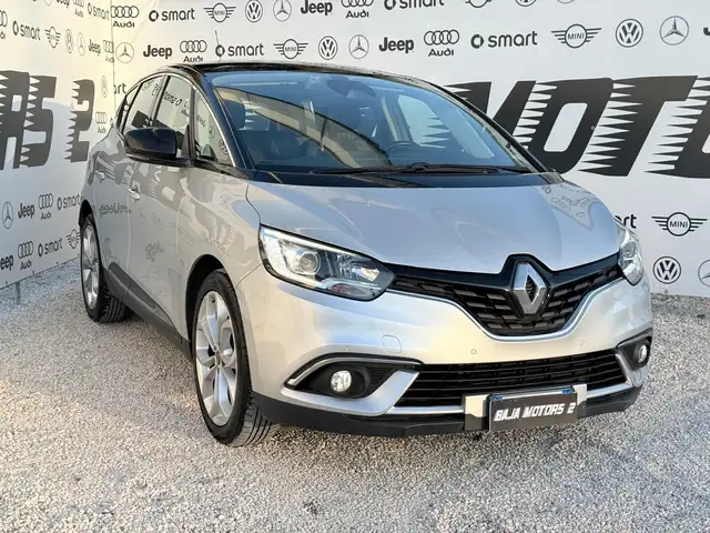 Renault Scenic in vendita da Baja Motors 2