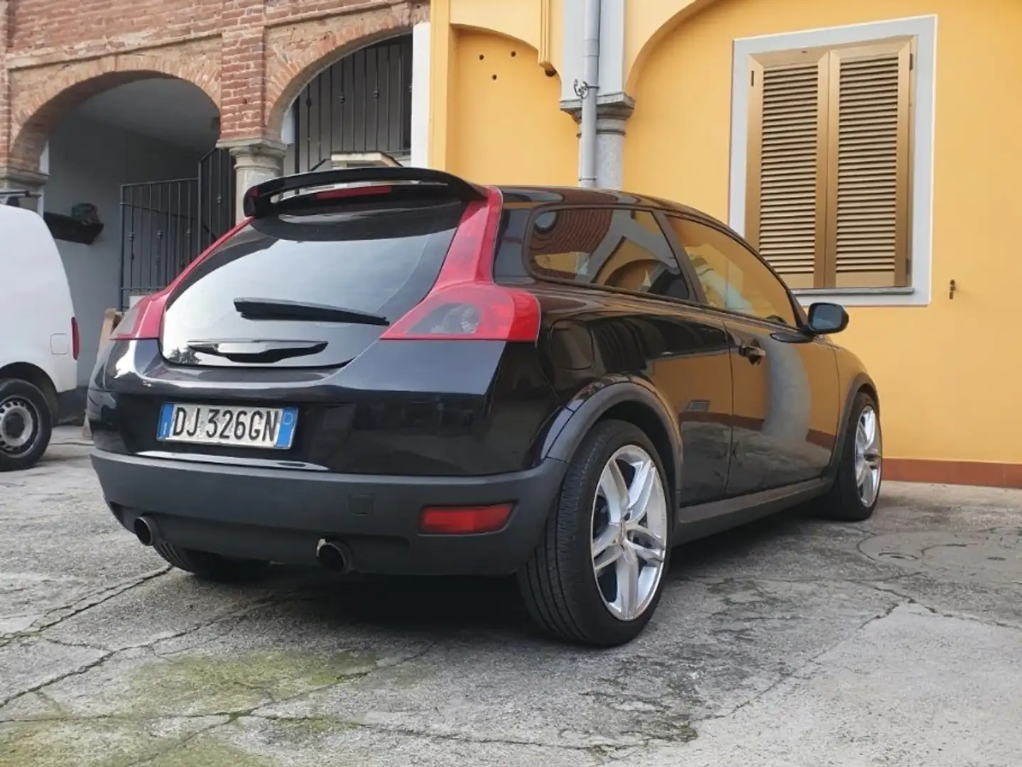 Volvo C30 2.0d Momentum Nero - 2