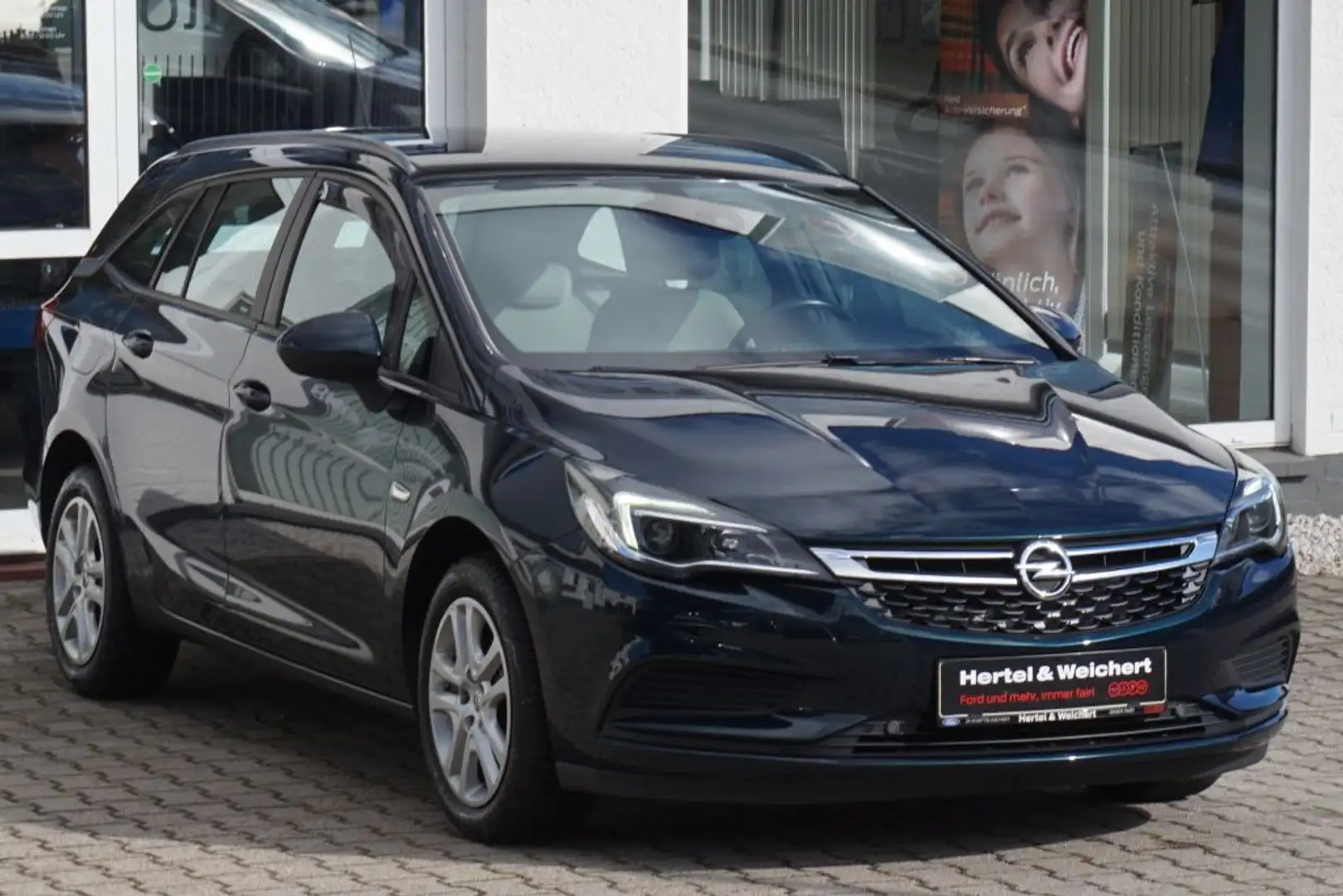 Opel Astra 1.4 Turbo Start/Stop Automatik Sports Tourer Editi Grün - 1