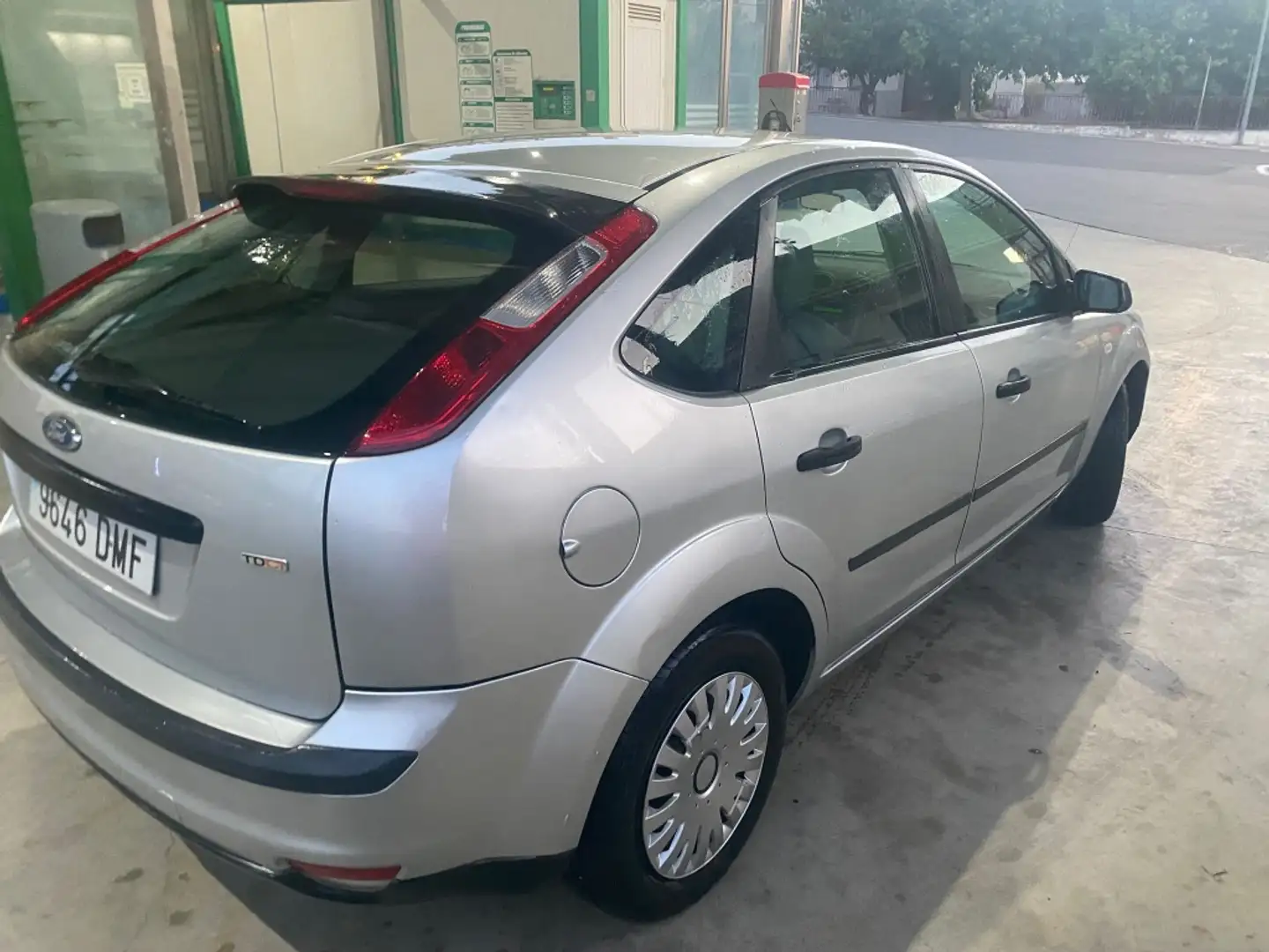 Ford Focus 1.6TDCI Trend Gris - 2
