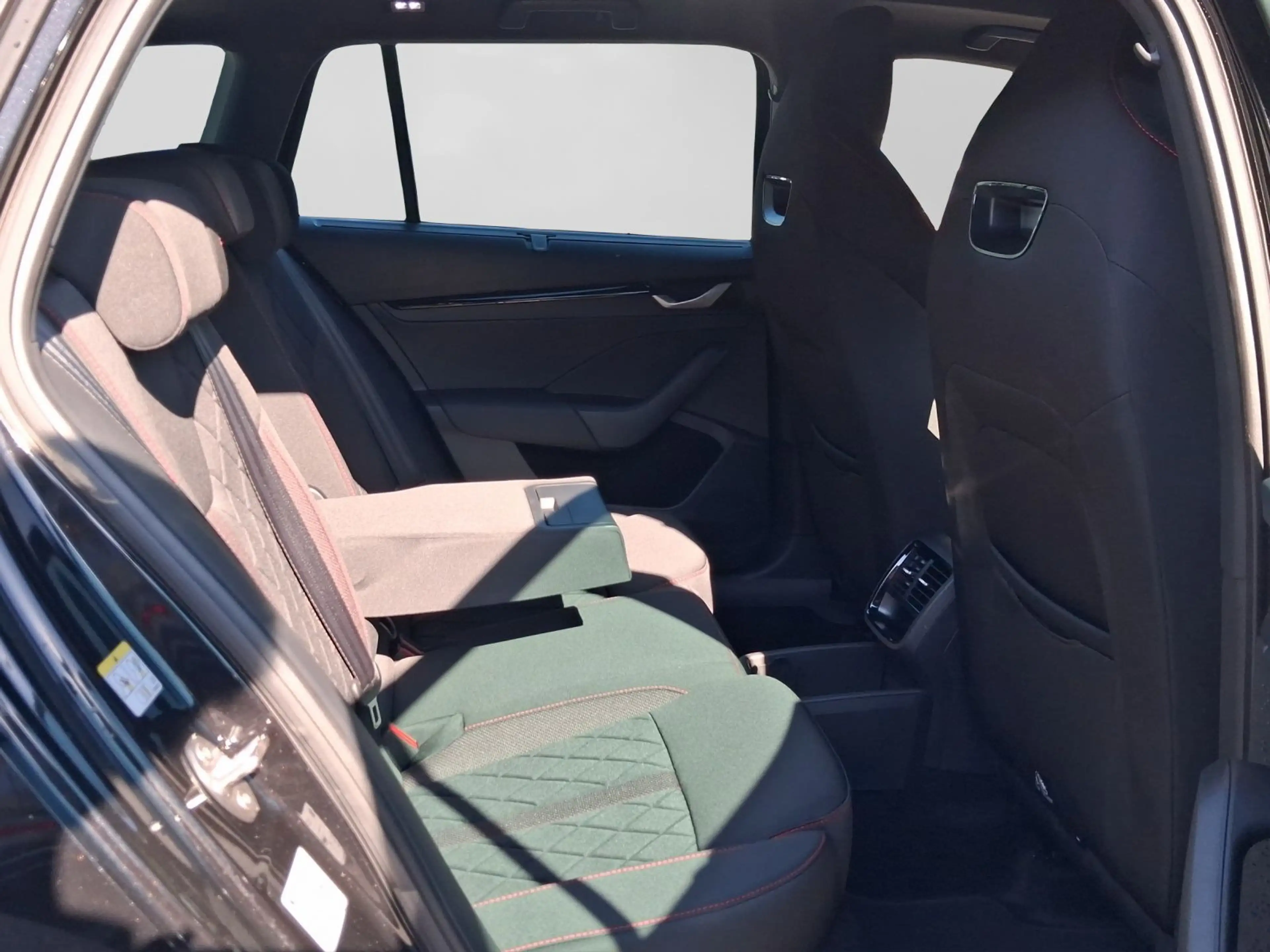 Skoda Octavia Combi RS TSI DSG PANO AHK NAVI MATRIX — photo 6