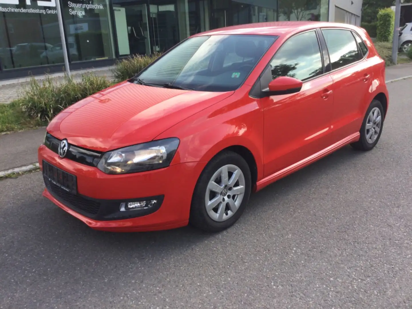 Volkswagen Polo V Trendline BlueMotion/BMT DIESEL Rojo - 1