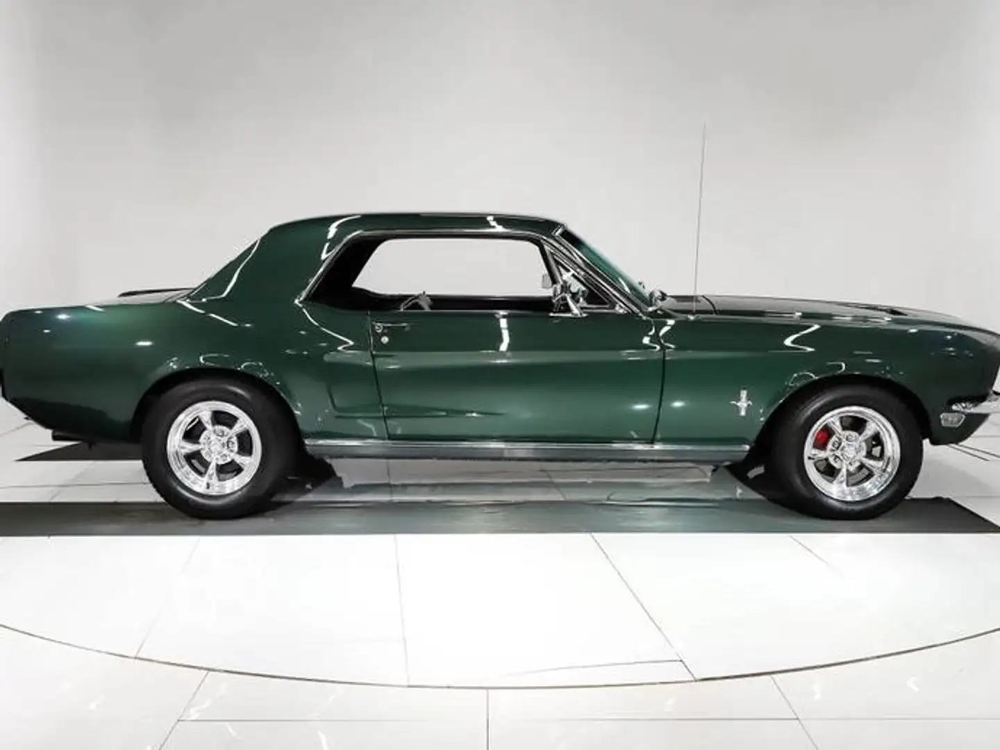 Ford Mustang V8 Verde - 2