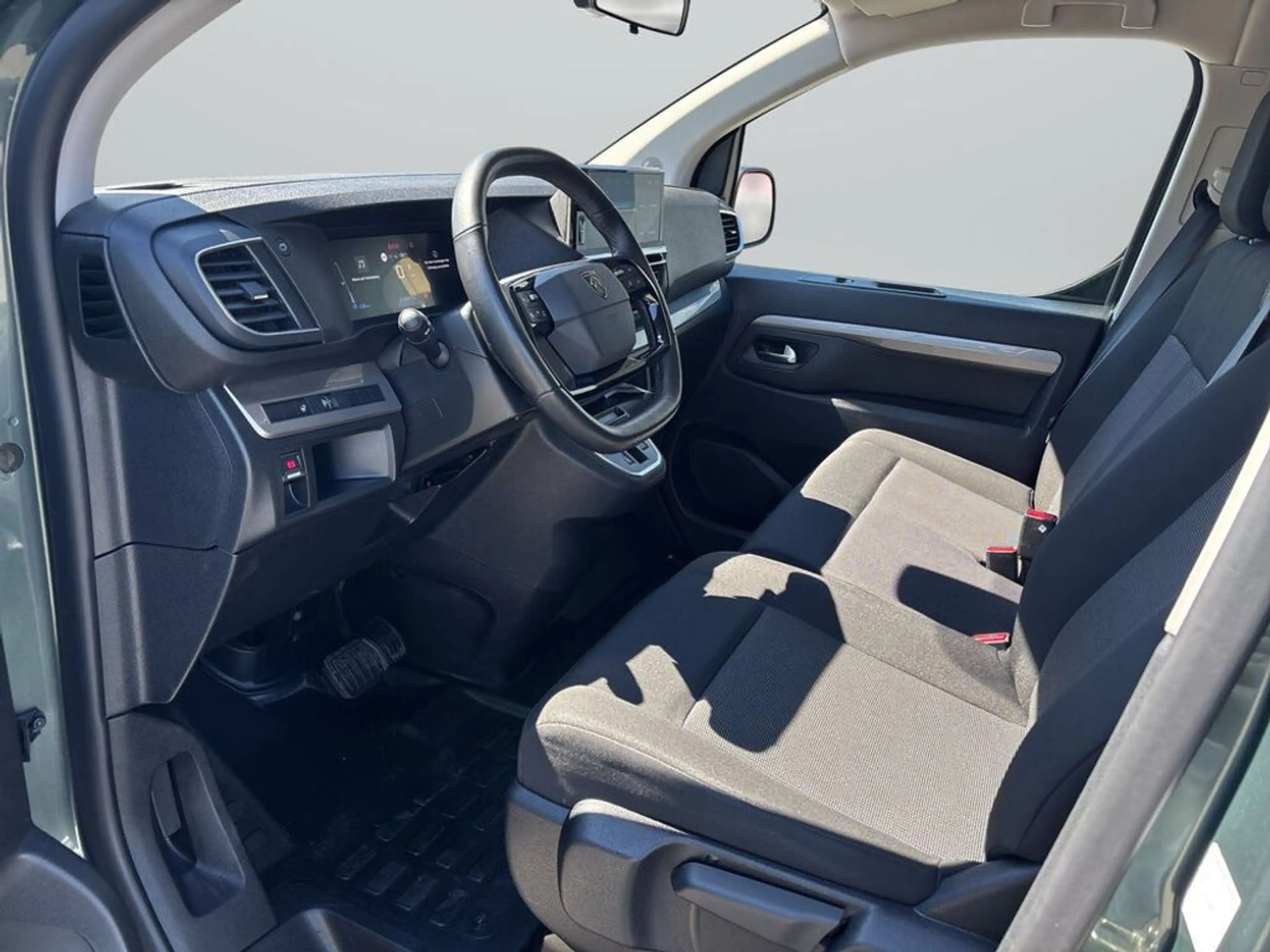 Peugeot Traveller Business L3 — photo 8