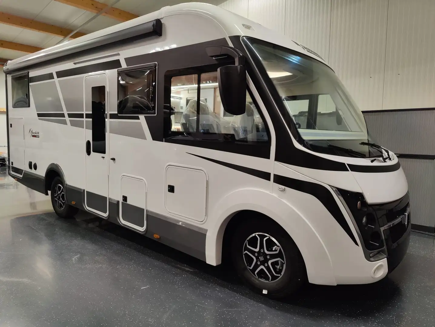 Mobilvetta K-Yacht Tekno Line 86, 180 PS, Autom., 4,5 t - 1