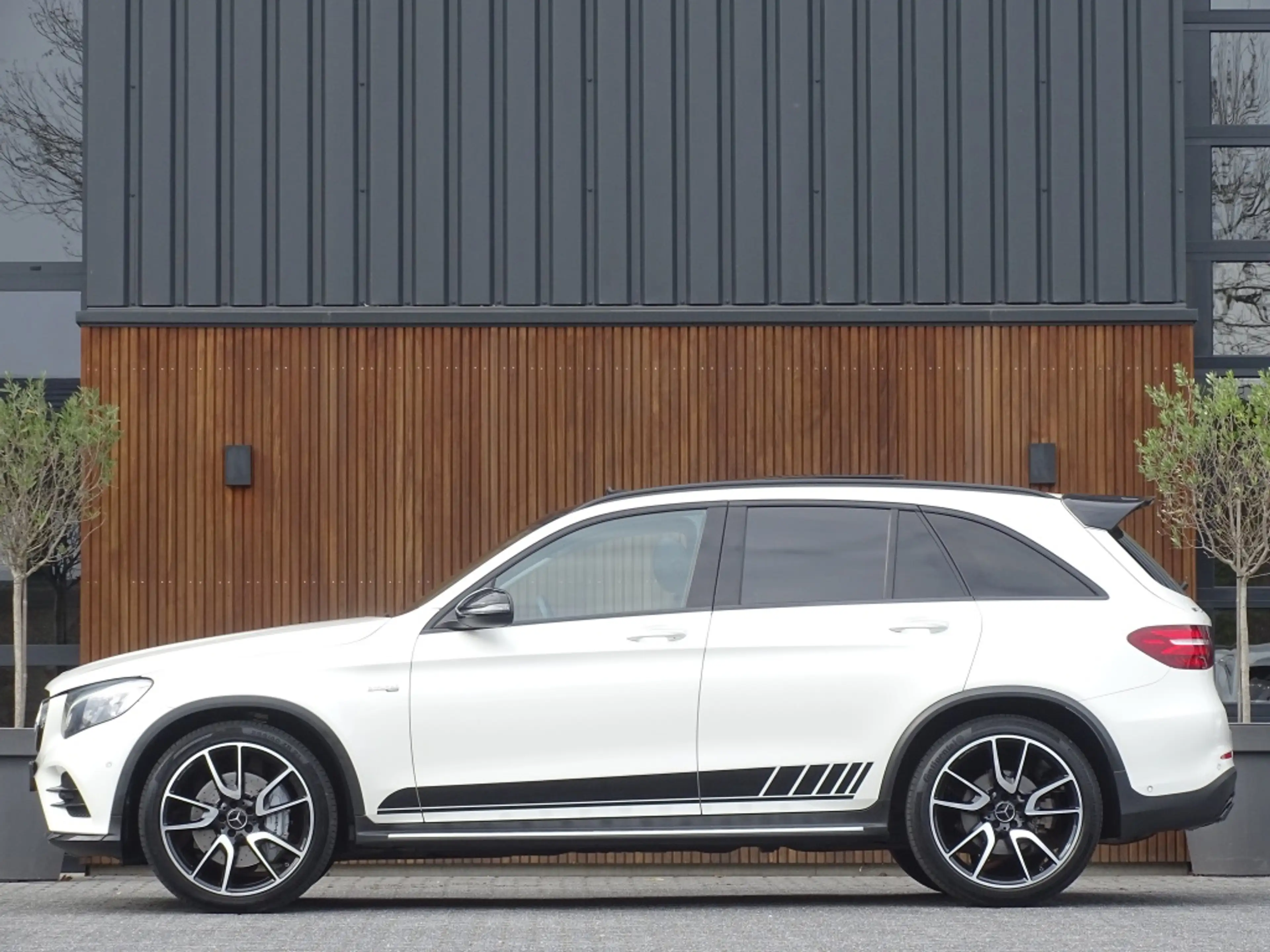 Mercedes-Benz GLC 43 AMG 368PK 4-Matic Edition 1 / pano / Burmester / LED — photo 5